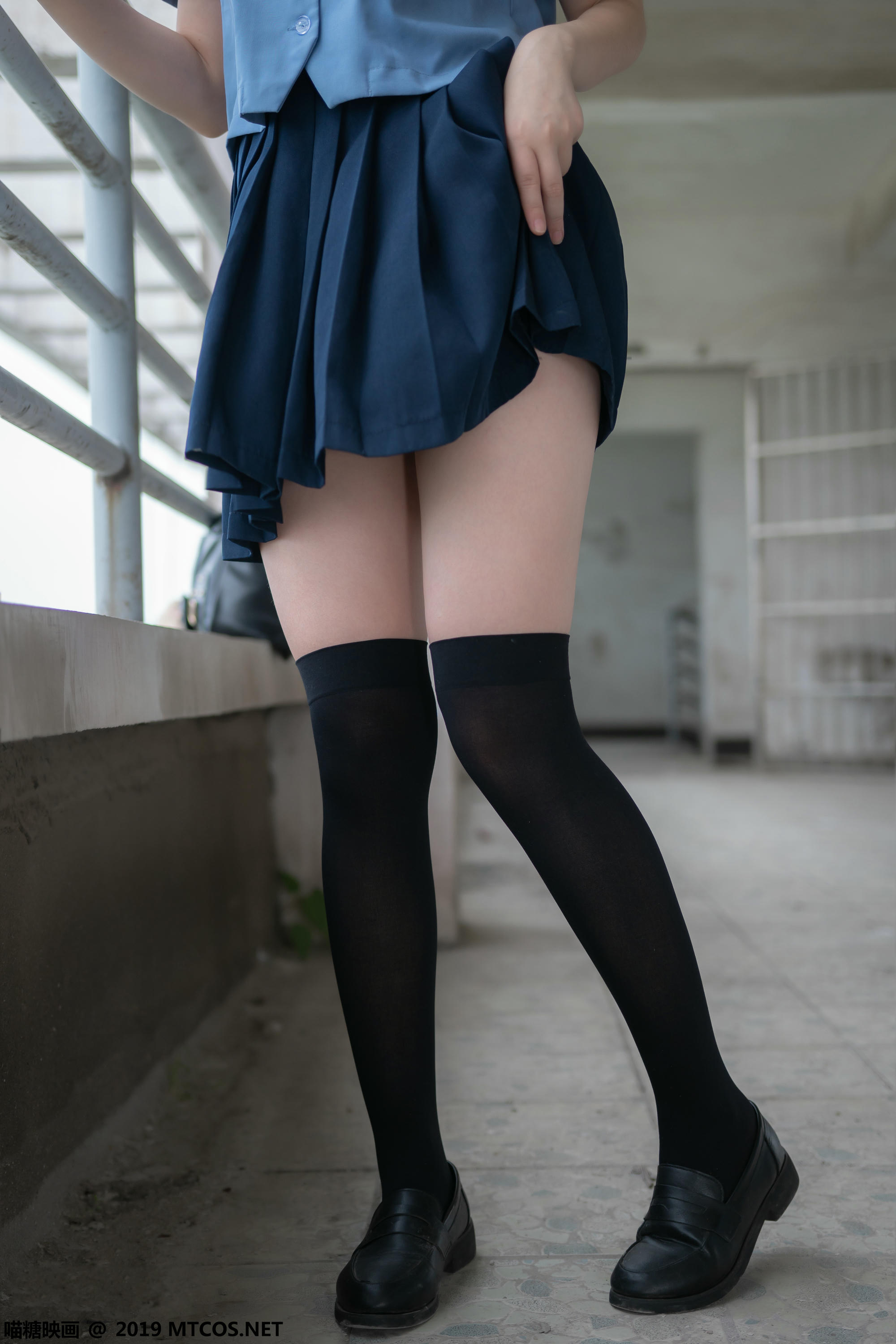 [喵糖映画] VOL.070 半度度度喵 小黄帽女孩[48P／376MB]_第2集