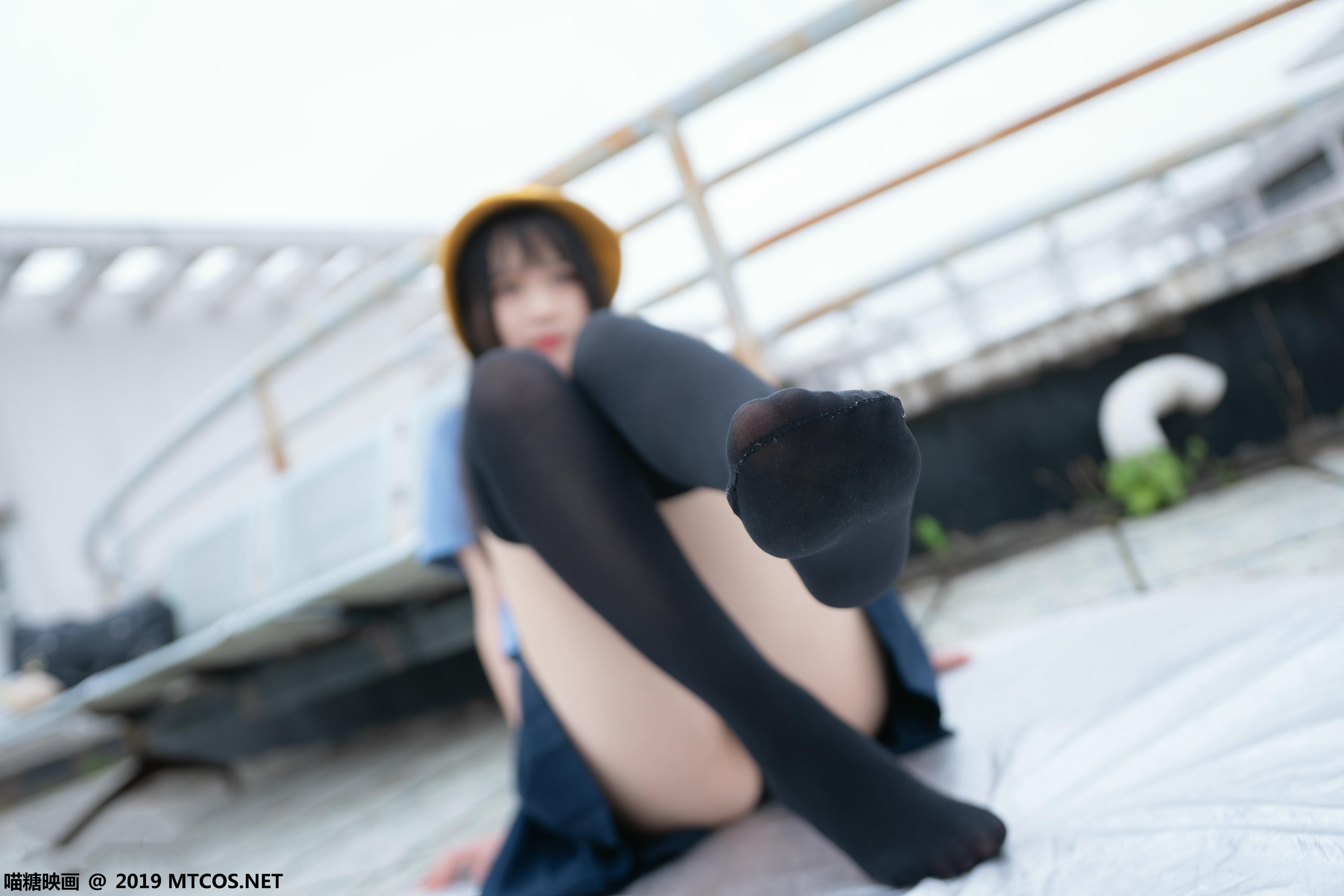 [喵糖映画] VOL.070 半度度度喵 小黄帽女孩[48P／376MB]_第1集