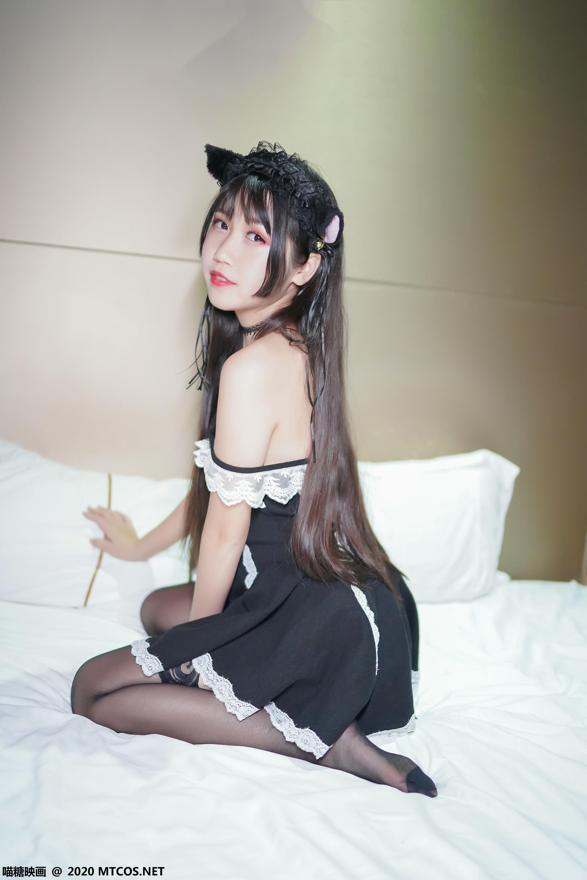 [喵糖映画] VOL.073 黑丝高跟鞋[38P／545MB]_第1集