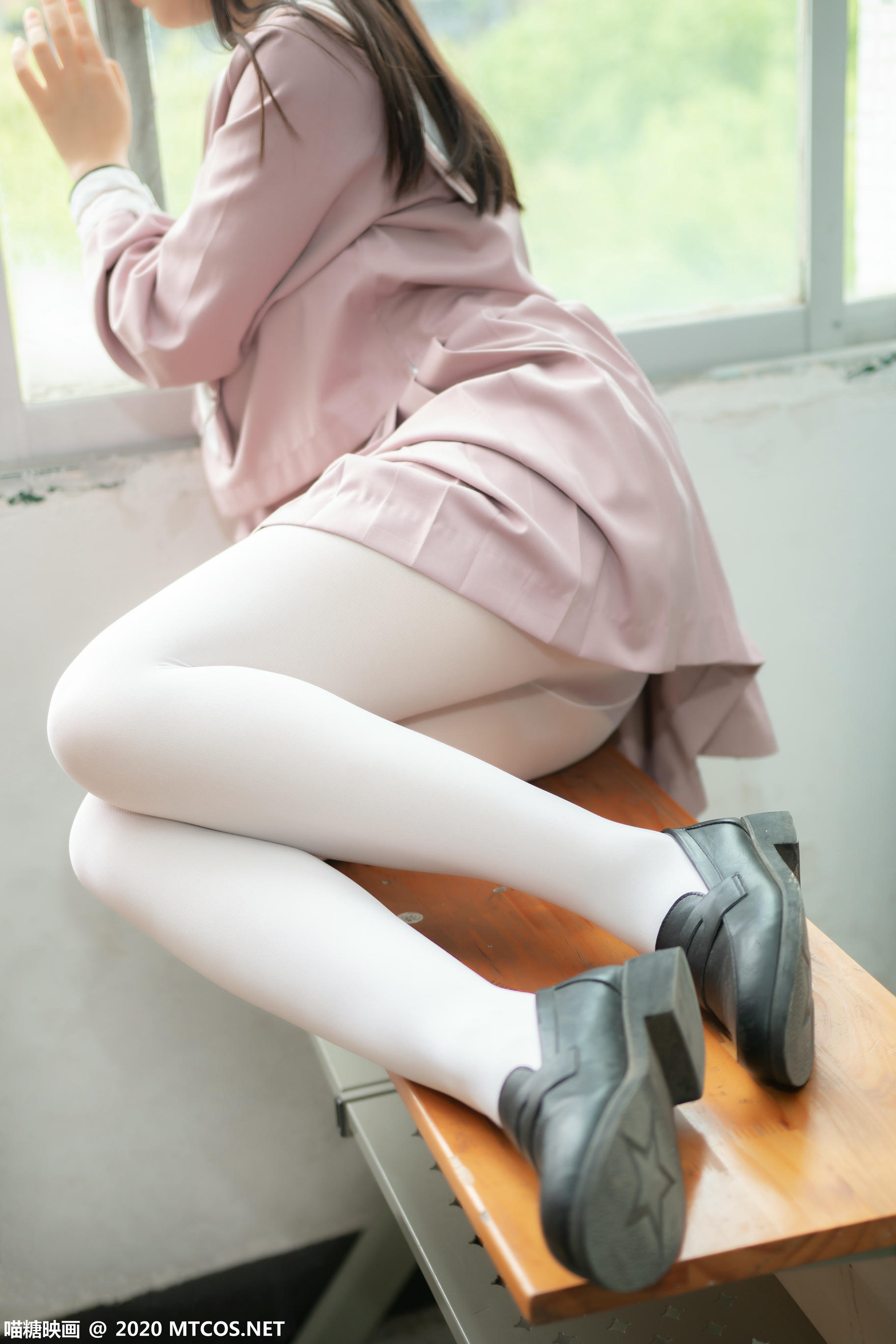 [喵糖映画] VOL.074 半度度度喵 粉色JK小姐姐[49P／323MB]_第1集