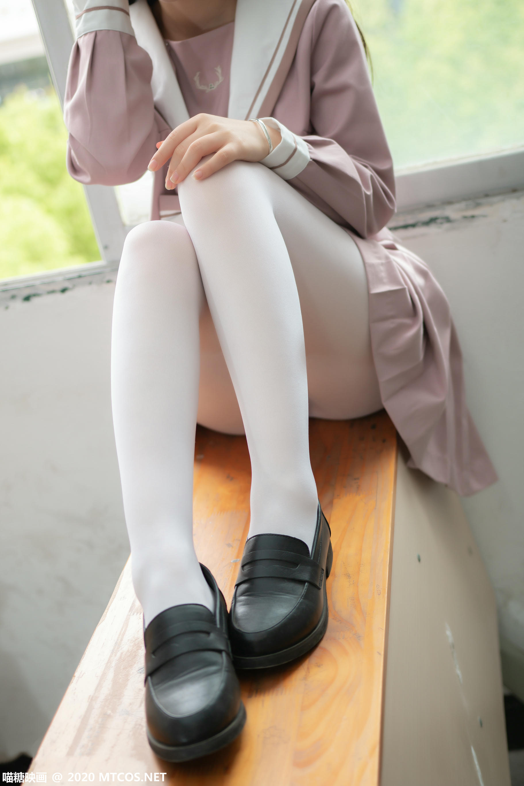 [喵糖映画] VOL.074 半度度度喵 粉色JK小姐姐[49P／323MB]_第1集