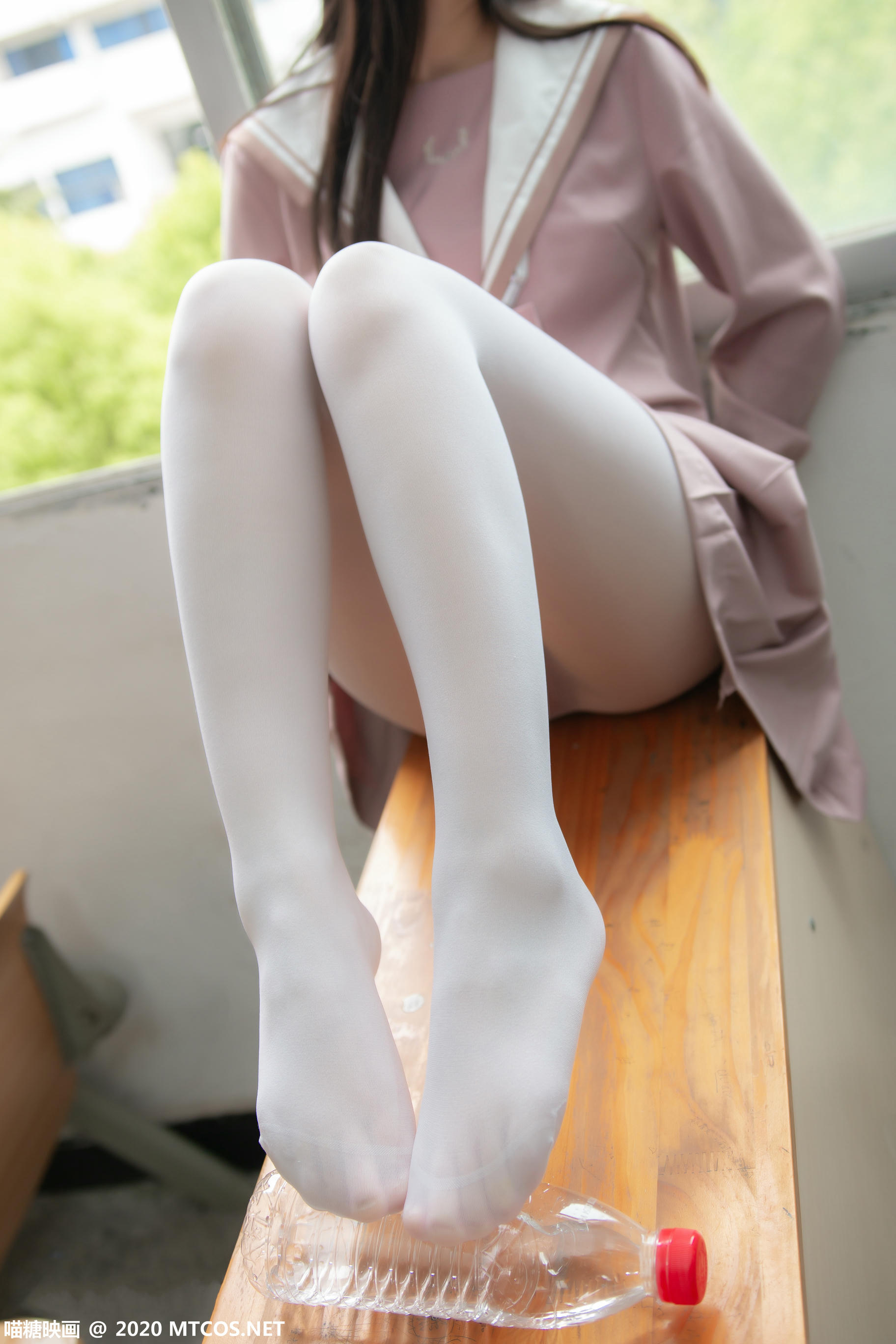 [喵糖映画] VOL.074 半度度度喵 粉色JK小姐姐[49P／323MB]_第2集