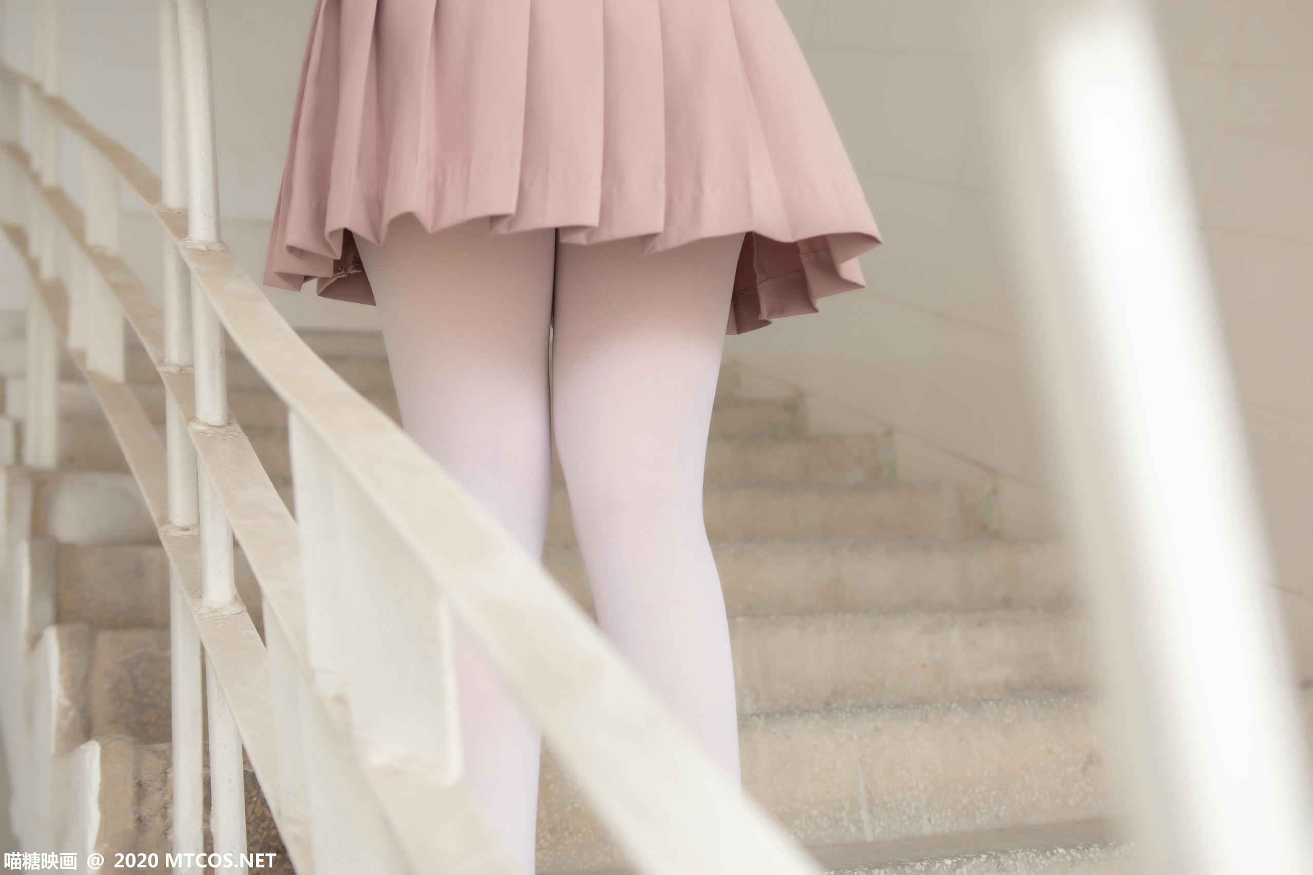 [喵糖映画] VOL.074 半度度度喵 粉色JK小姐姐[49P／323MB]_第3集