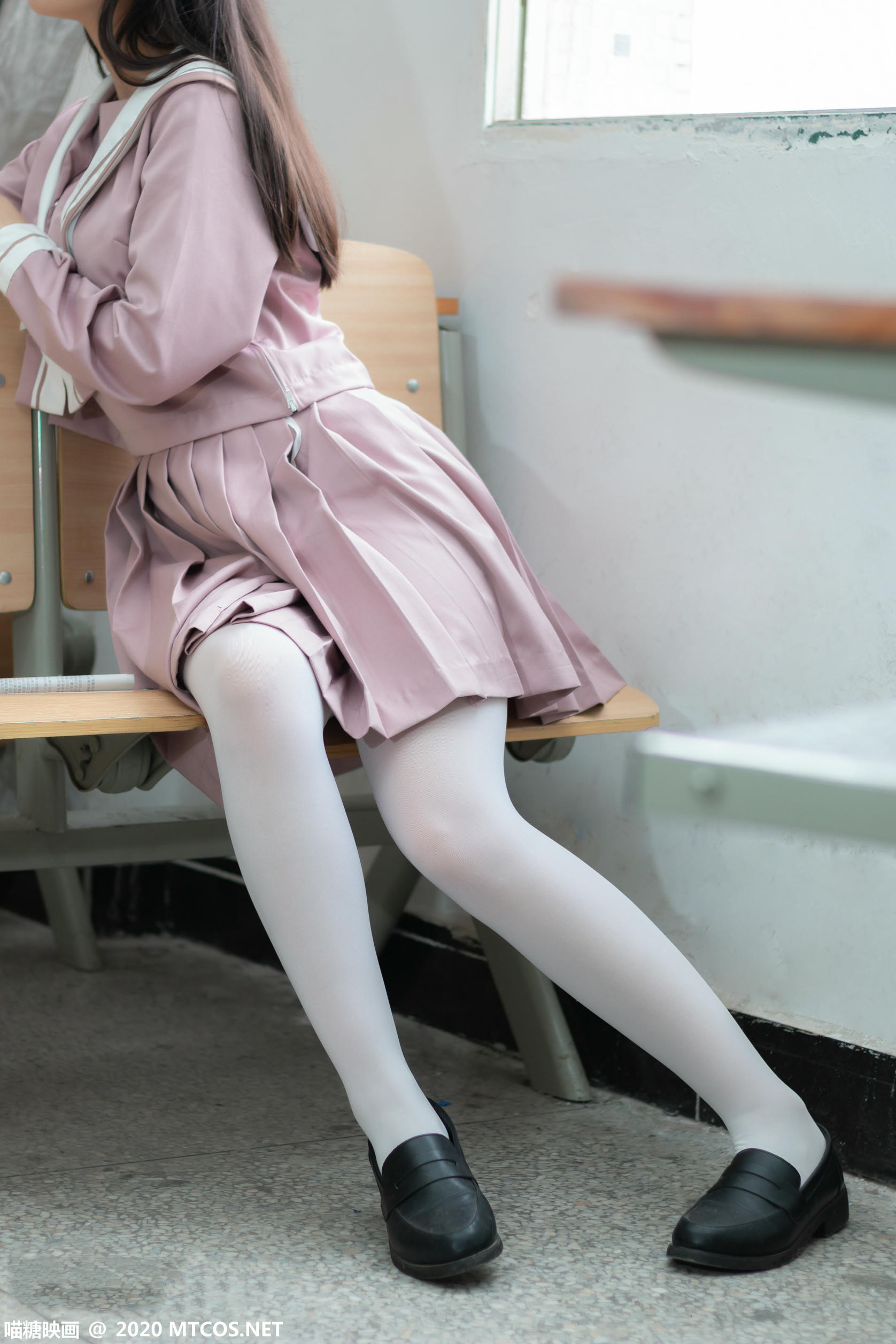 [喵糖映画] VOL.074 半度度度喵 粉色JK小姐姐[49P／323MB]_第1集