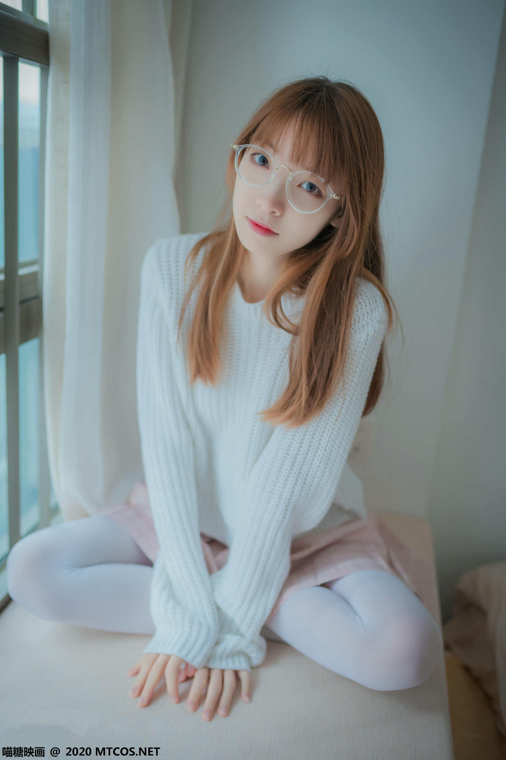 [喵糖映画] VOL.077 粉格裙的眼镜娘[44P／414MB]_第1集