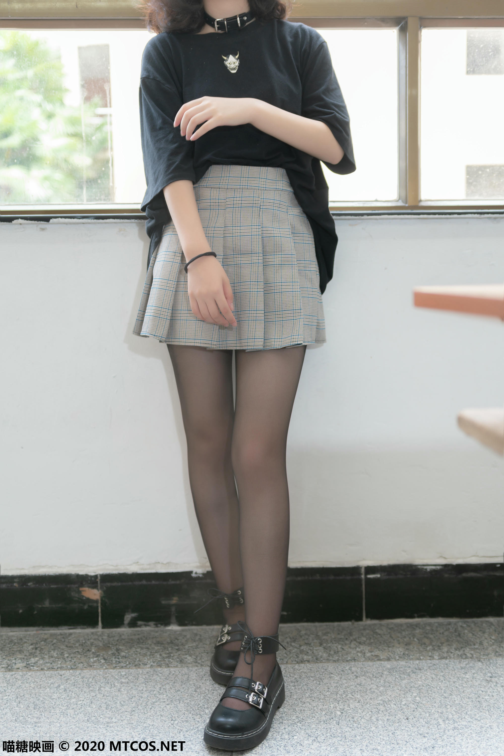 [喵糖映画] VOL.093 丝袜酷女孩[41P／383MB]_第1集