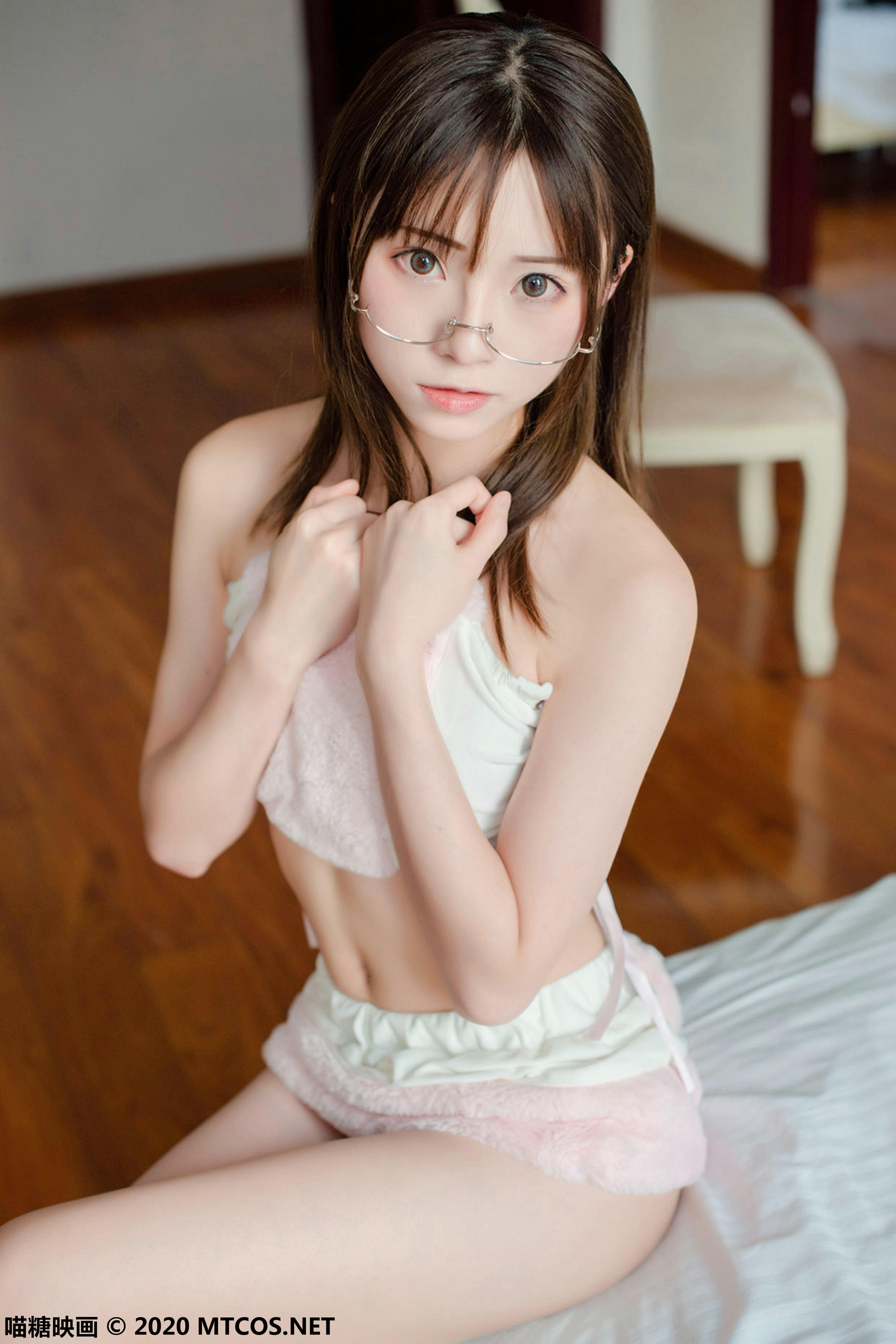 [喵糖映画] VOL.096 Kitaro_绮太郎 兔耳家居服[47P／487MB]_第1集