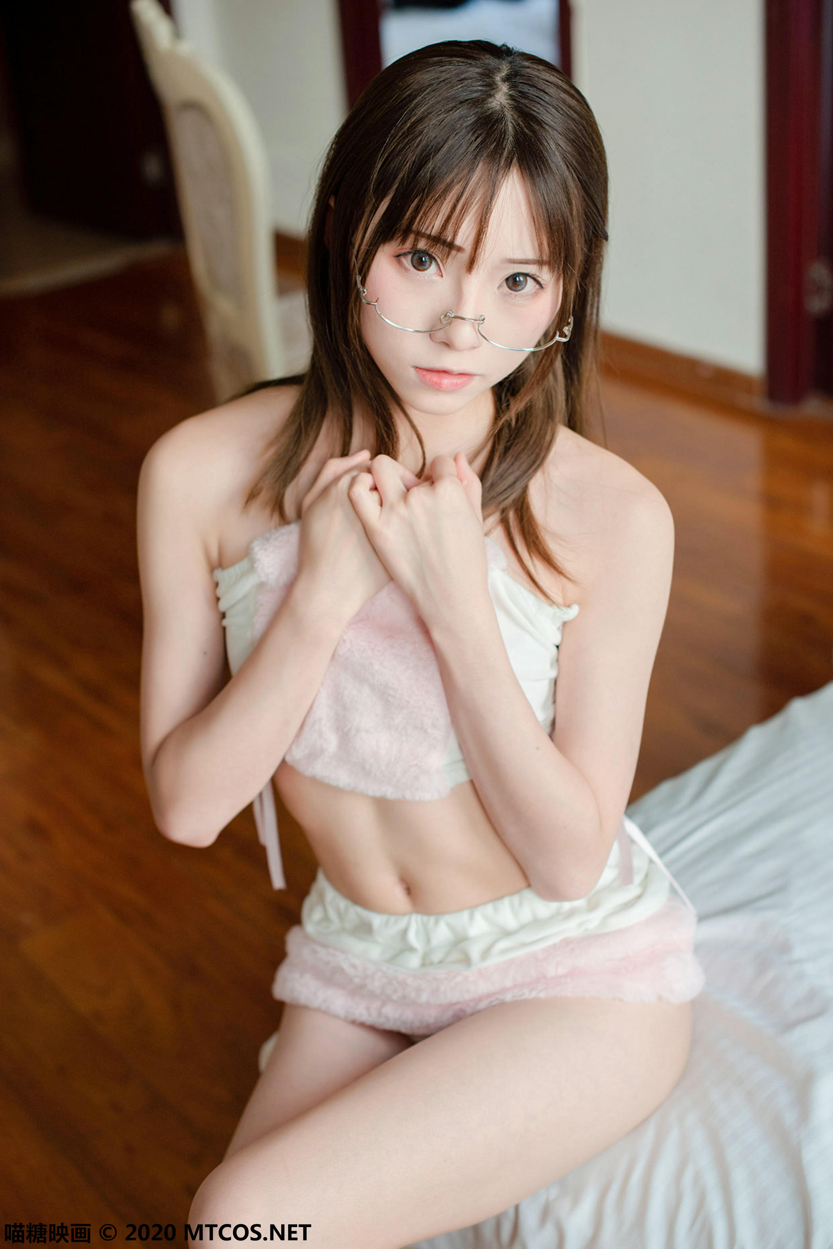 [喵糖映画] VOL.096 Kitaro_绮太郎 兔耳家居服[47P／487MB]_第1集