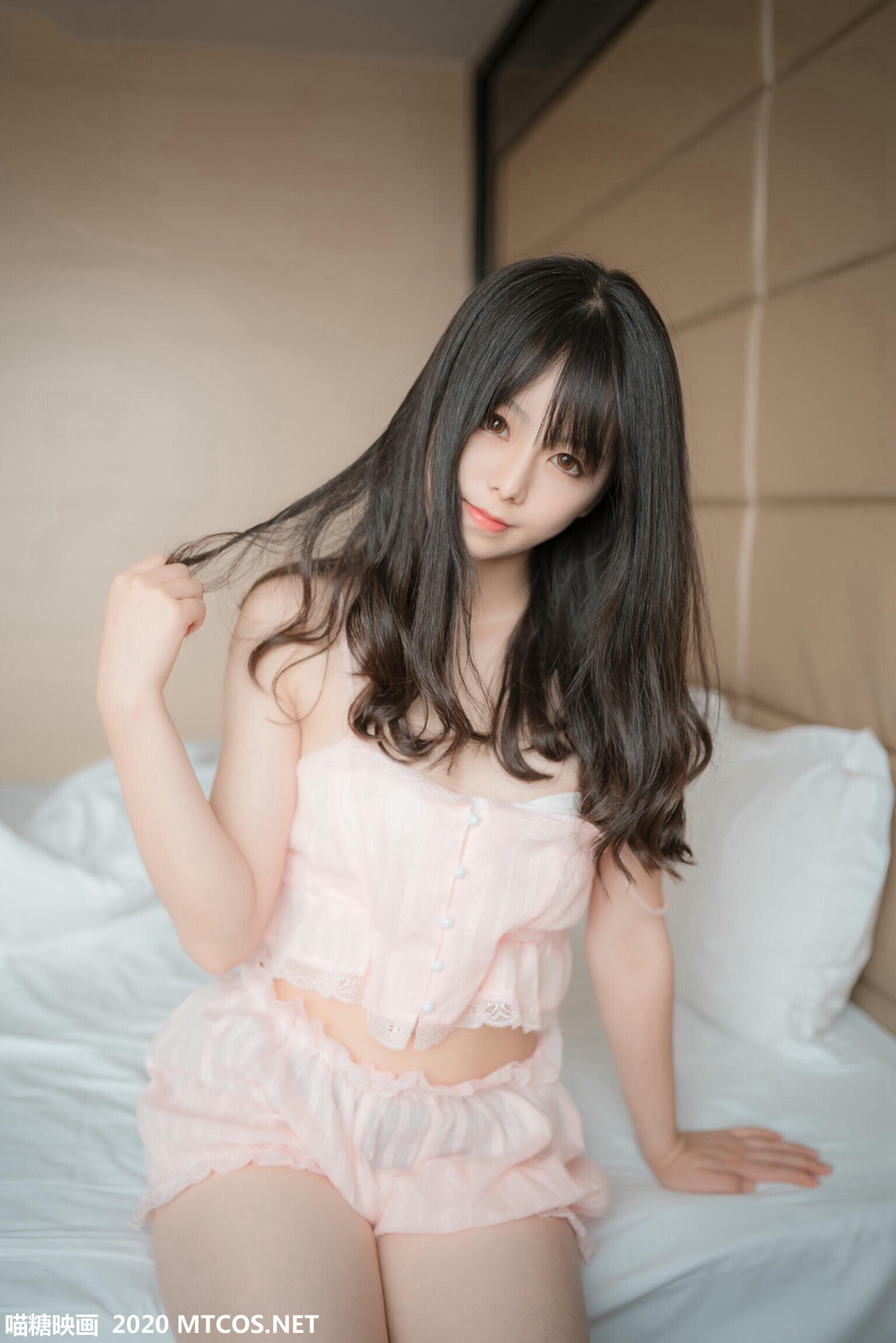 [喵糖映画] VOL.104 粉色吊带睡衣[45P／308MB]_第3集