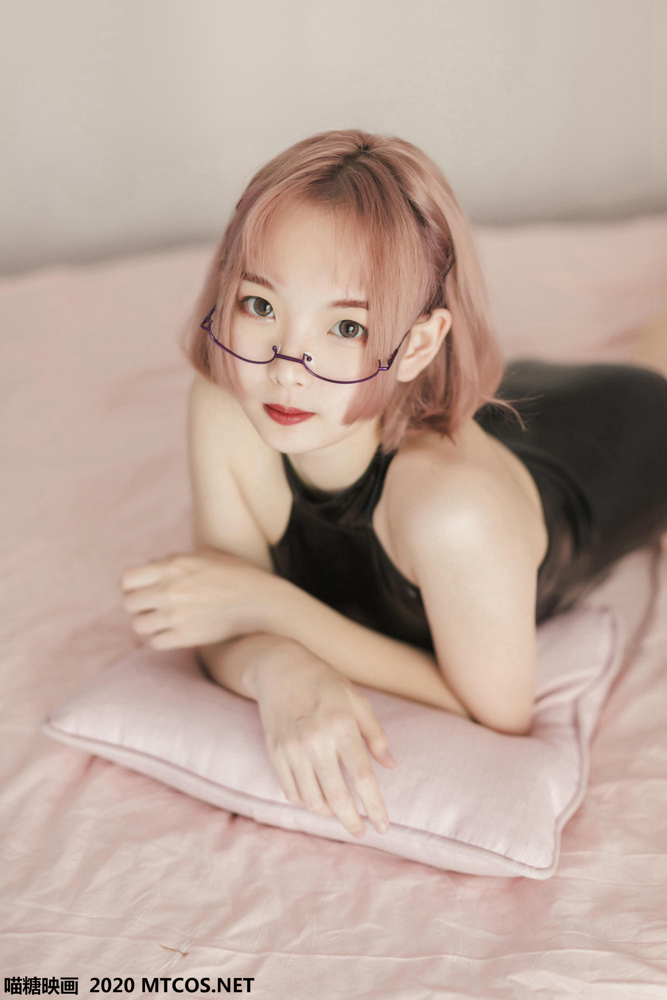 [喵糖映画] VOL.110 长腿眼镜娘[43P／210M]_第3集