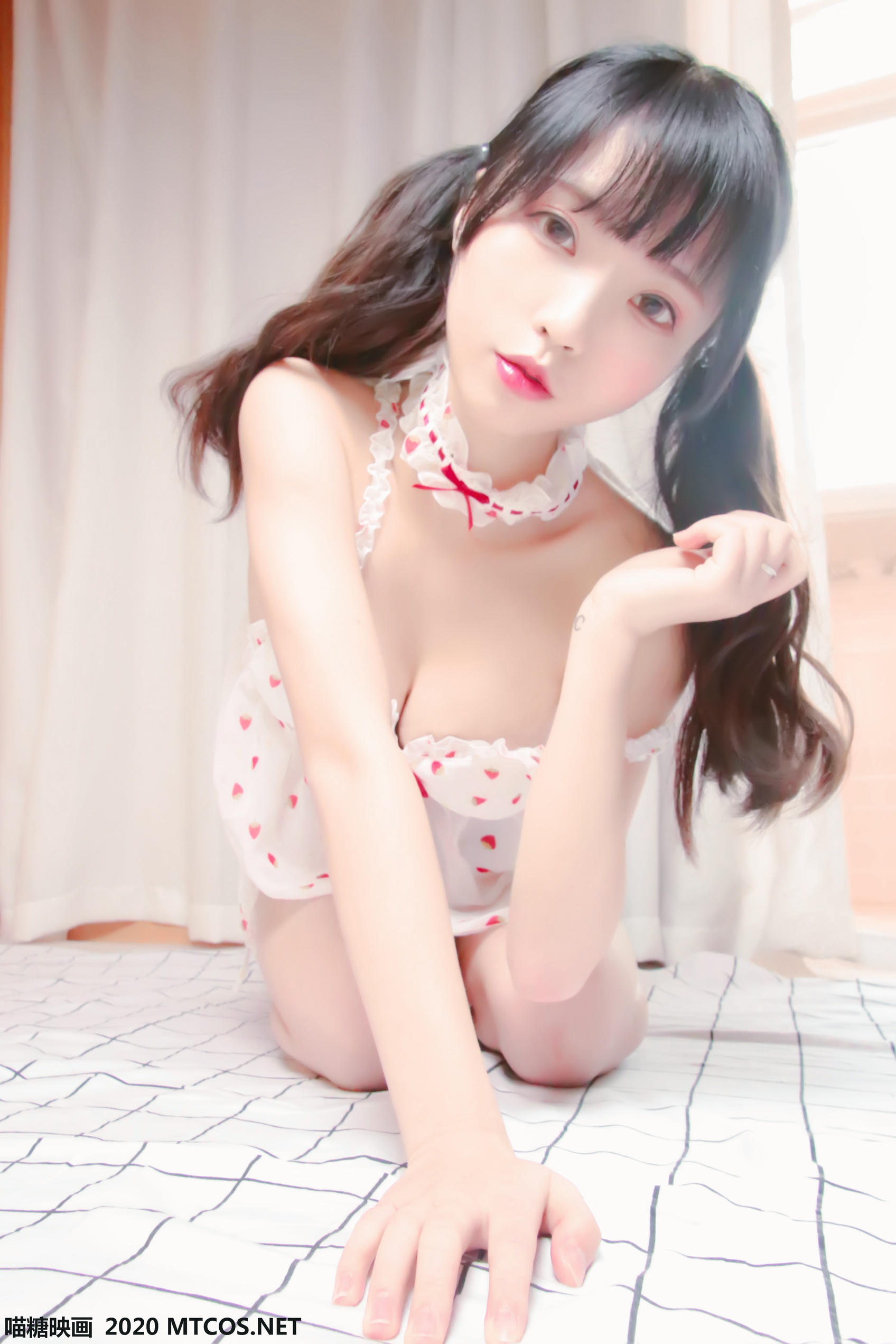 [喵糖映画] VOL.145 小草莓睡衣[30P／137M]_第2集