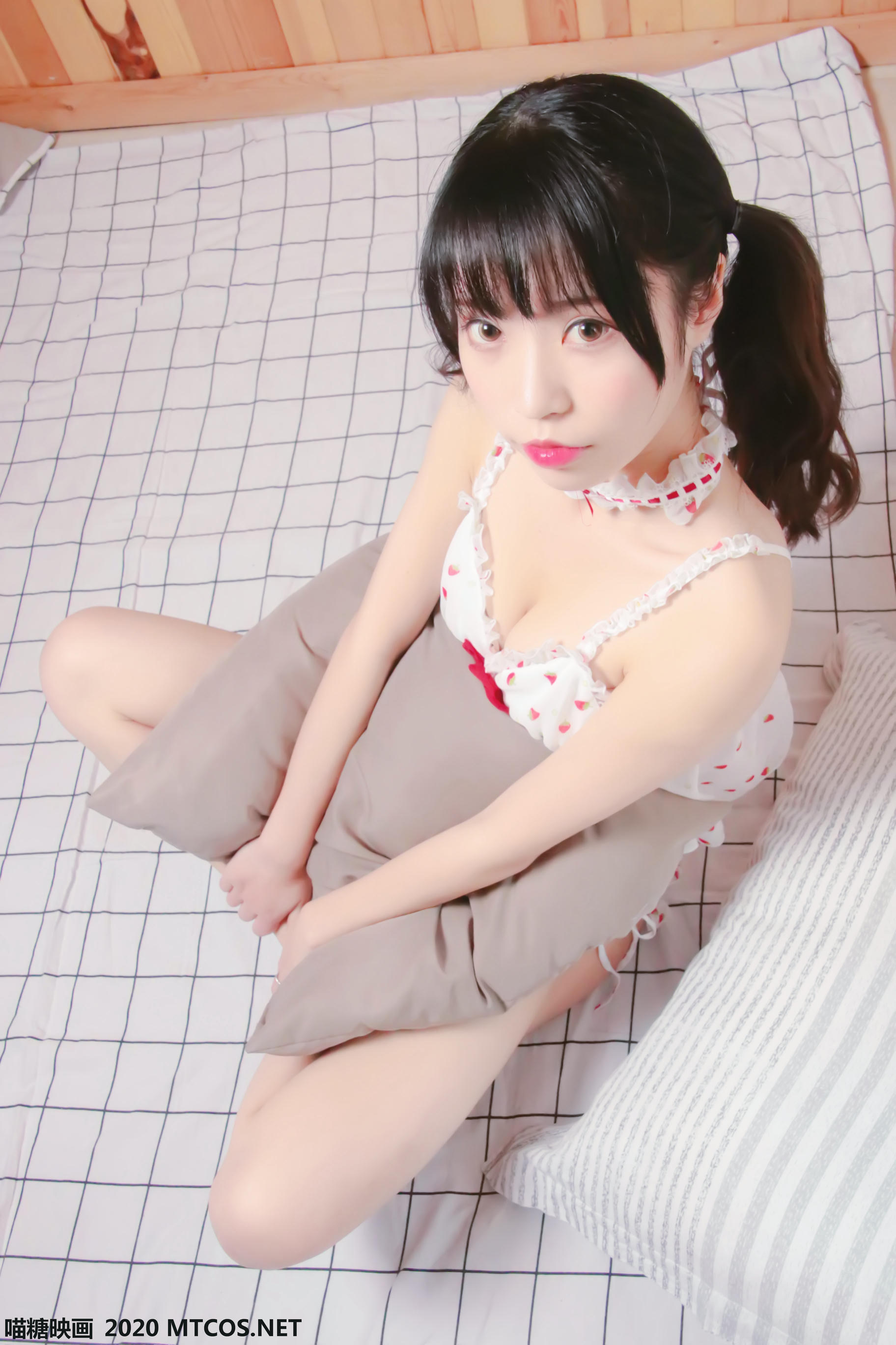 [喵糖映画] VOL.145 小草莓睡衣[30P／137M]_第2集