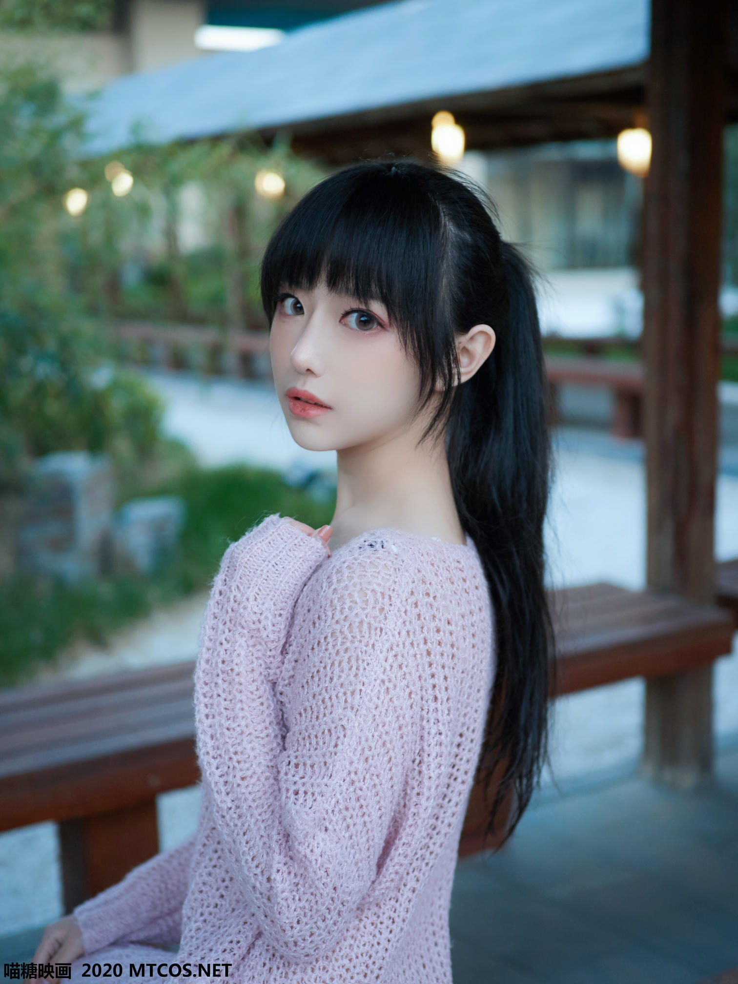 [喵糖映画] VOL.147 白色泳装之温泉[25P／163M]_第2集