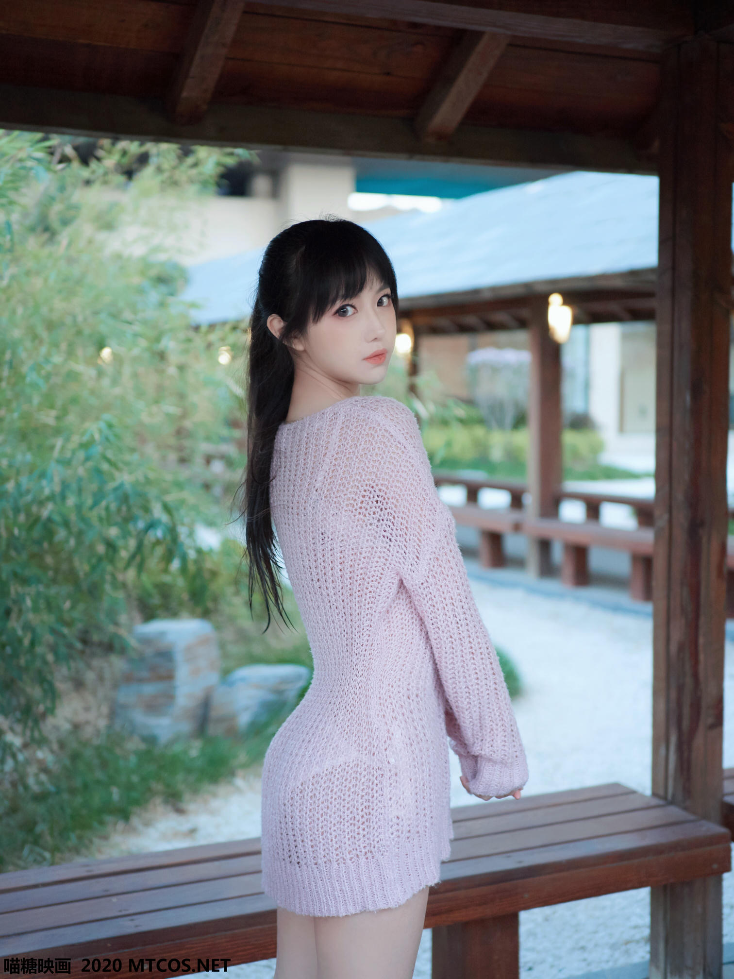 [喵糖映画] VOL.147 白色泳装之温泉[25P／163M]_第2集