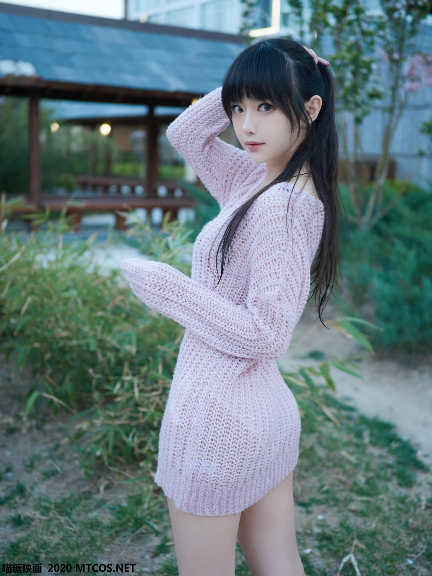 [喵糖映画] VOL.147 白色泳装之温泉[25P／163M]_第2集