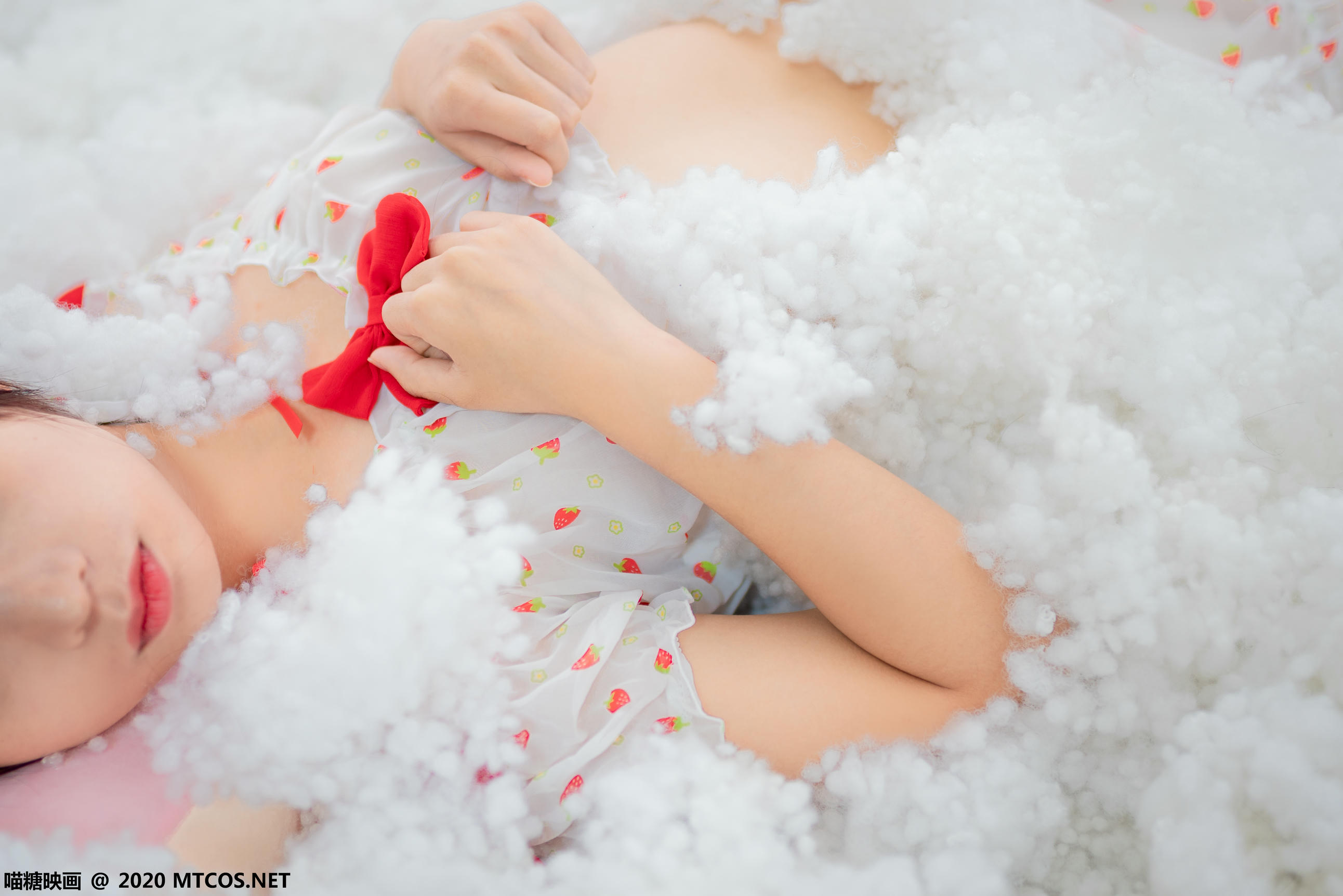 [喵糖映画] VOL.155 草莓印花小夜衣[45P／478M]_第2集