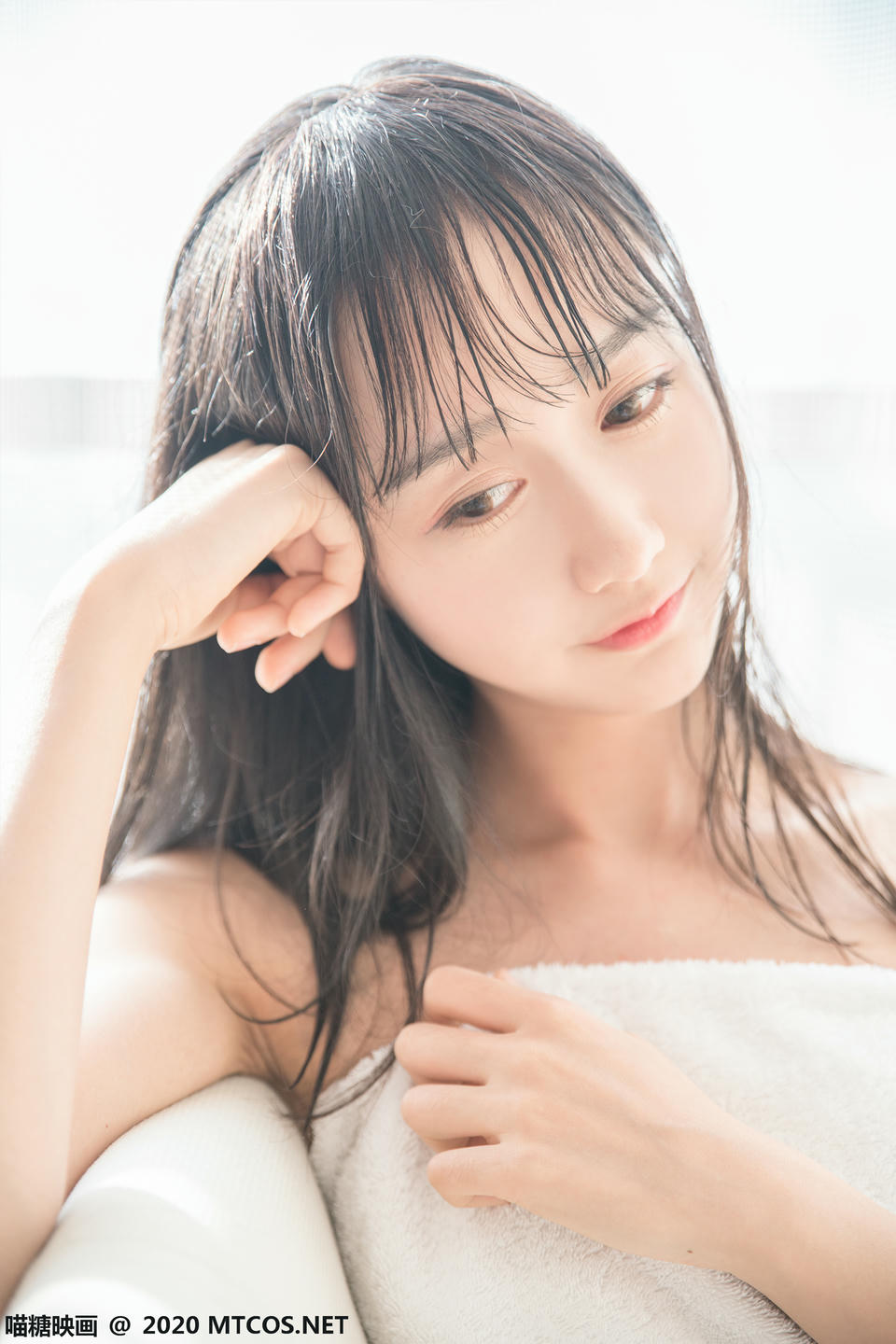 [喵糖映画] VOL.174 纯白浴巾[58P／161M]_第1集