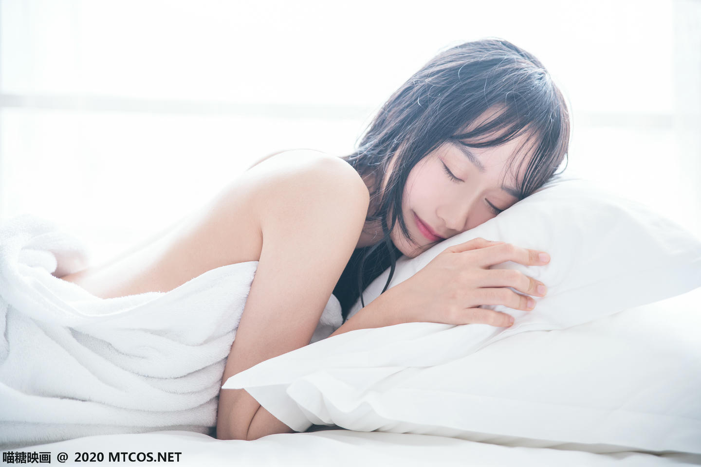 [喵糖映画] VOL.174 纯白浴巾[58P／161M]_第3集