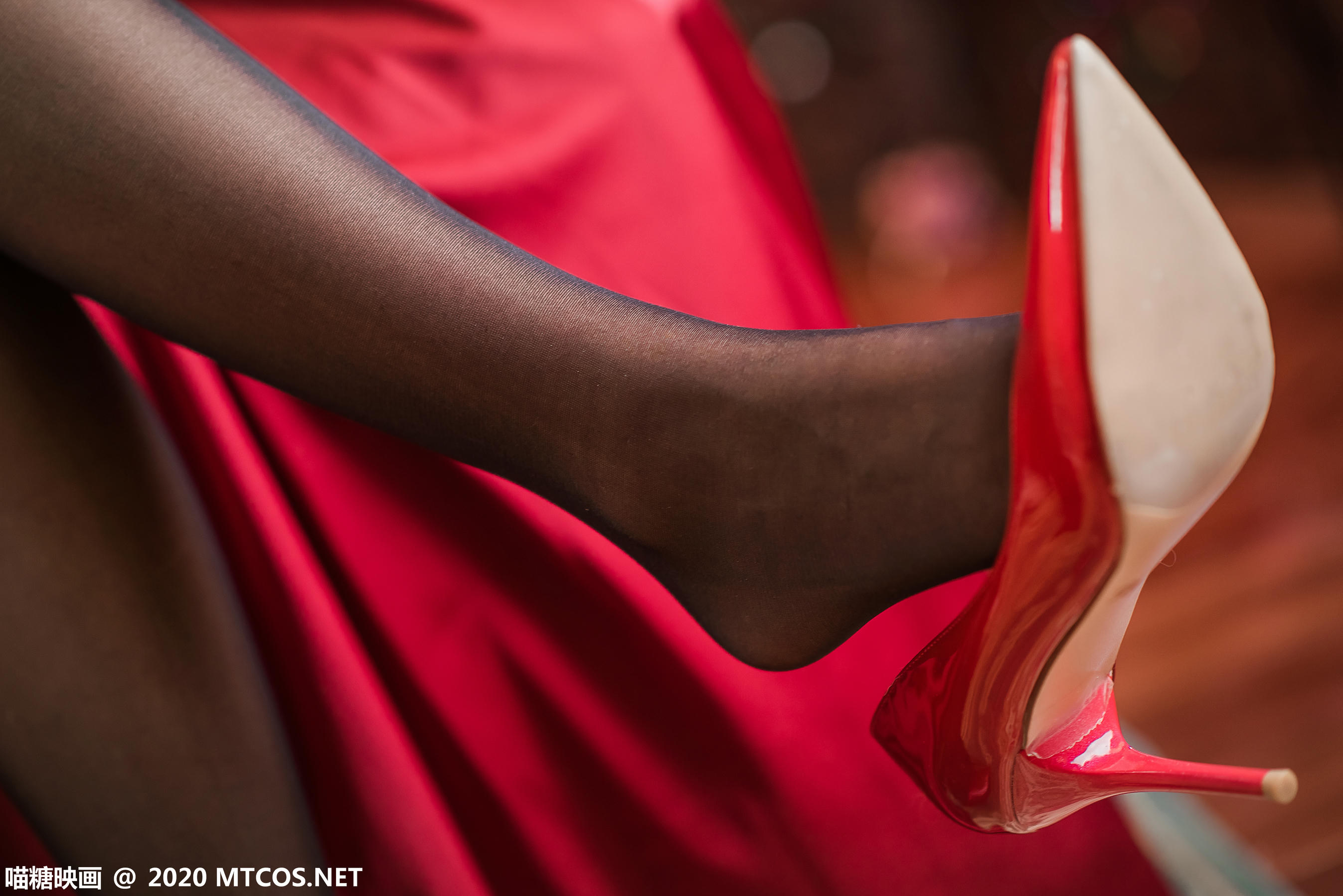 [喵糖映画] VOL.183 大凤礼服[38P／704M]_第1集