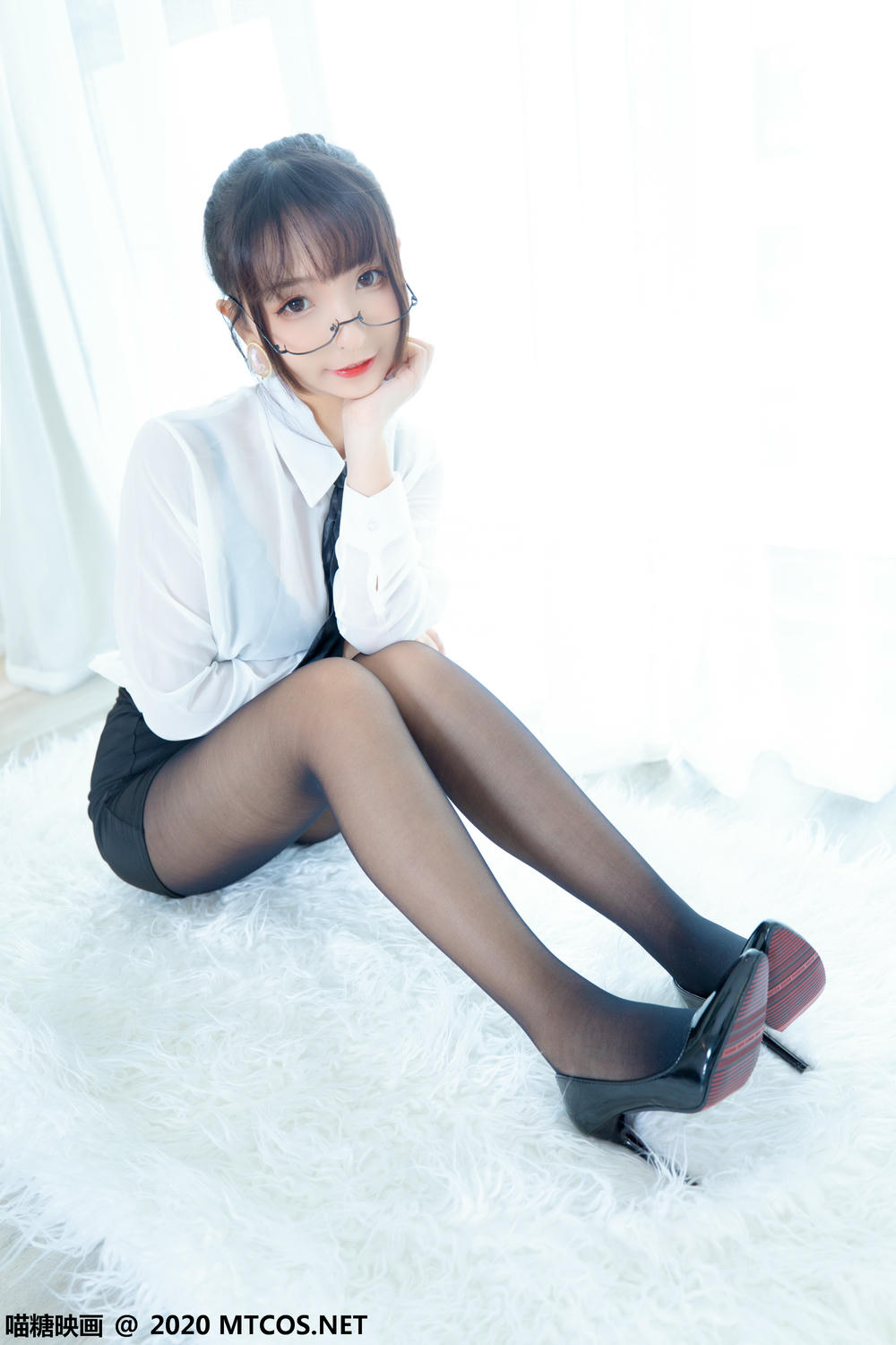 [喵糖映画] VOL.202 OL制服裙[70P／191MB]_第1集