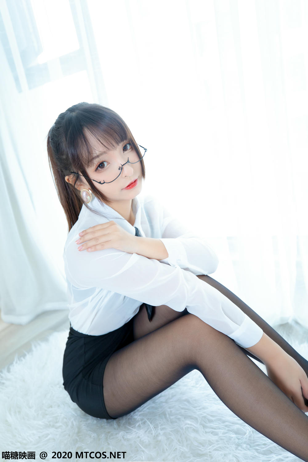 [喵糖映画] VOL.202 OL制服裙[70P／191MB]_第1集