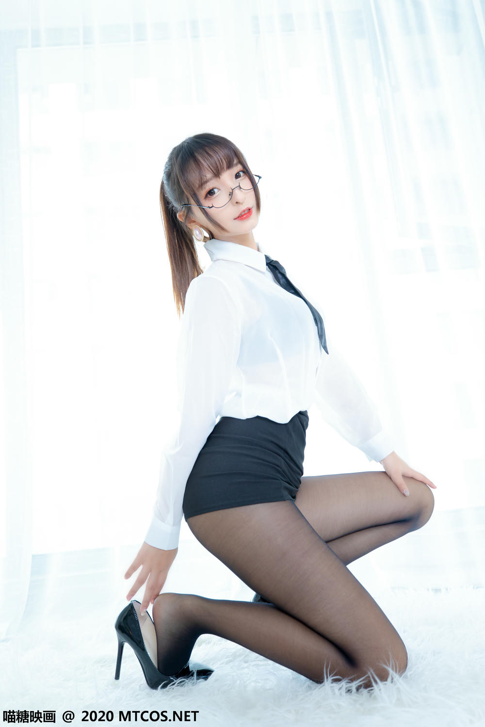 [喵糖映画] VOL.202 OL制服裙[70P／191MB]_第1集