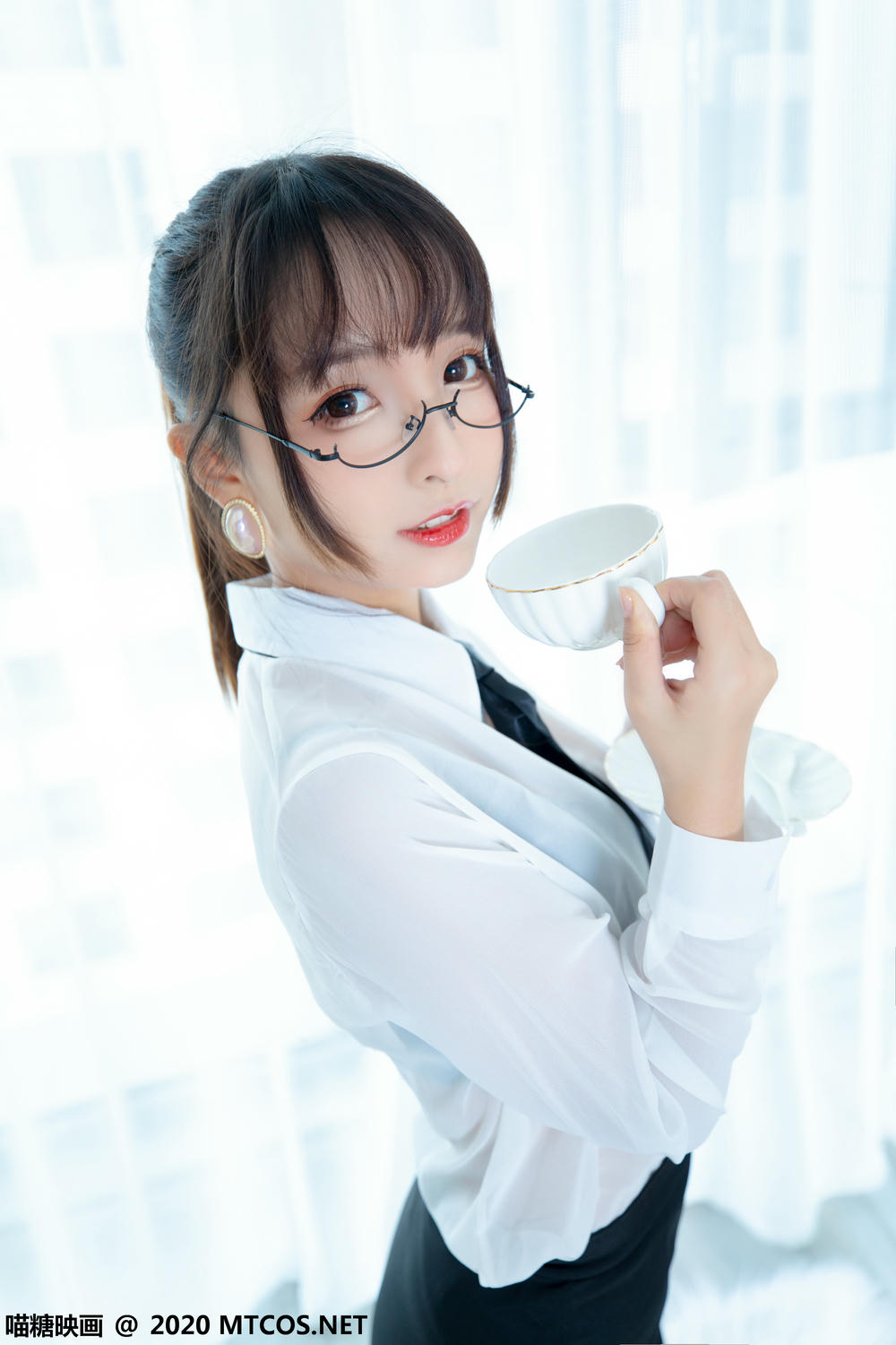 [喵糖映画] VOL.202 OL制服裙[70P／191MB]_第1集