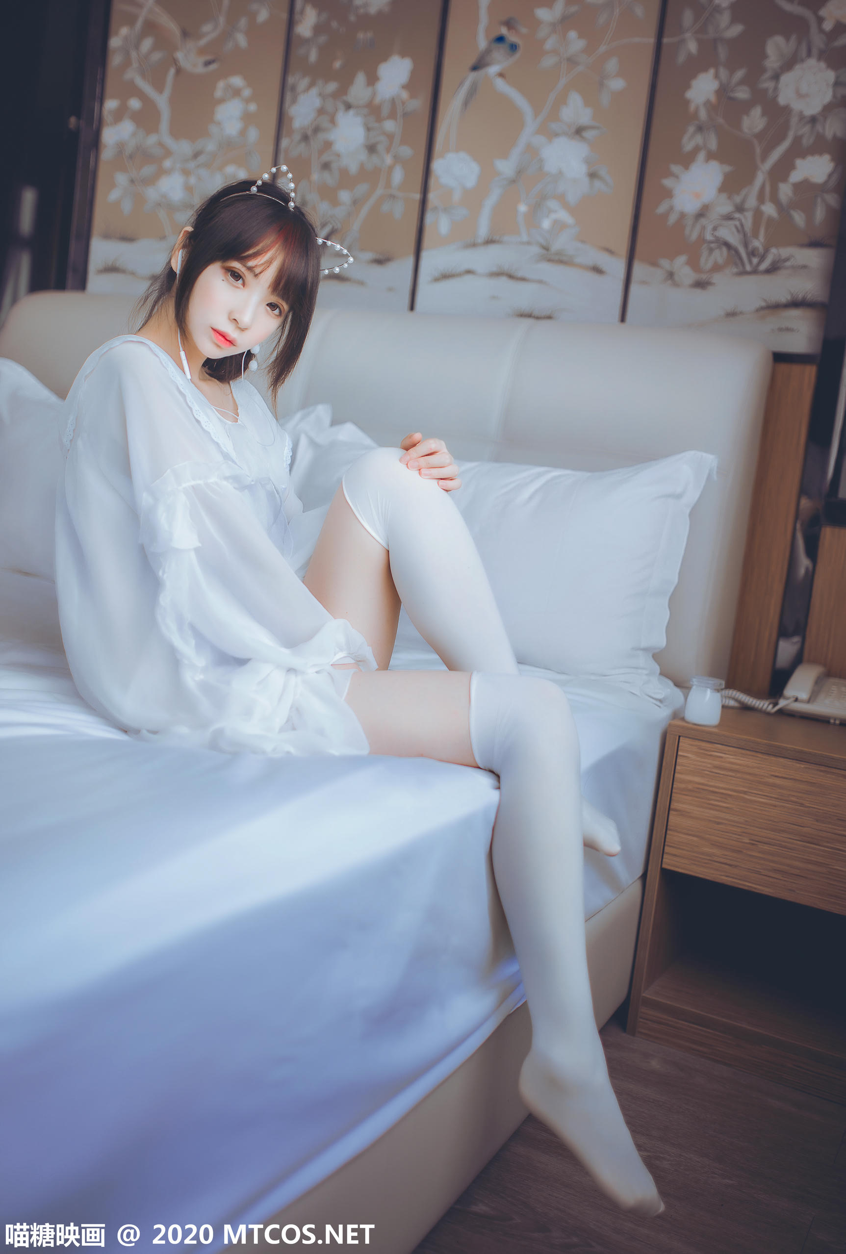 [喵糖映画] VOL.204 纯白睡裙[24P／243MB]_第1集