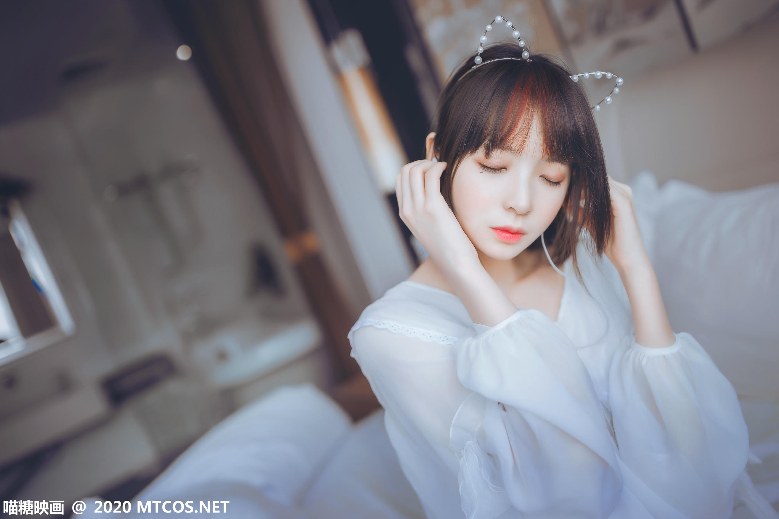 [喵糖映画] VOL.204 纯白睡裙[24P／243MB]_第1集