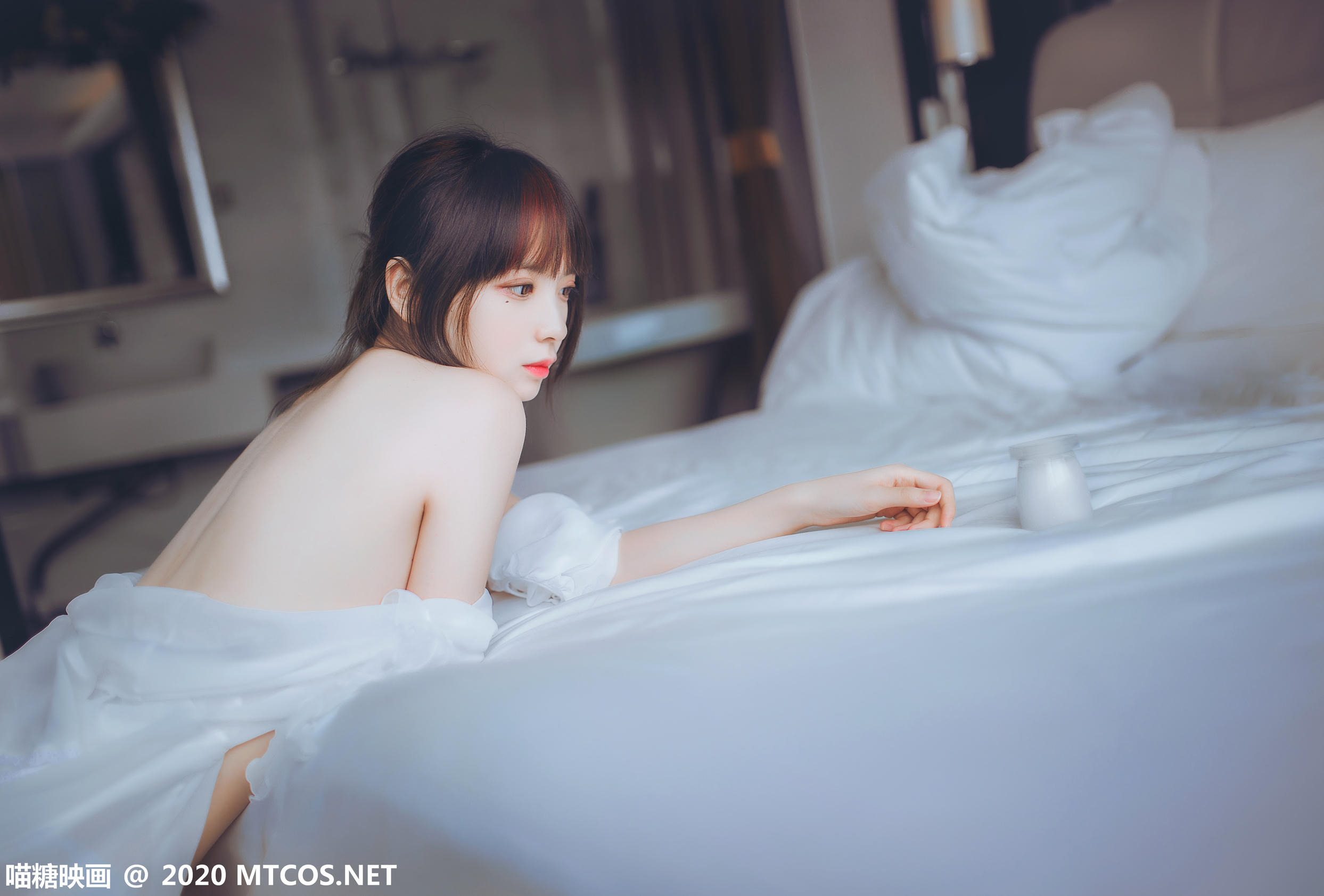 [喵糖映画] VOL.204 纯白睡裙[24P／243MB]_第1集