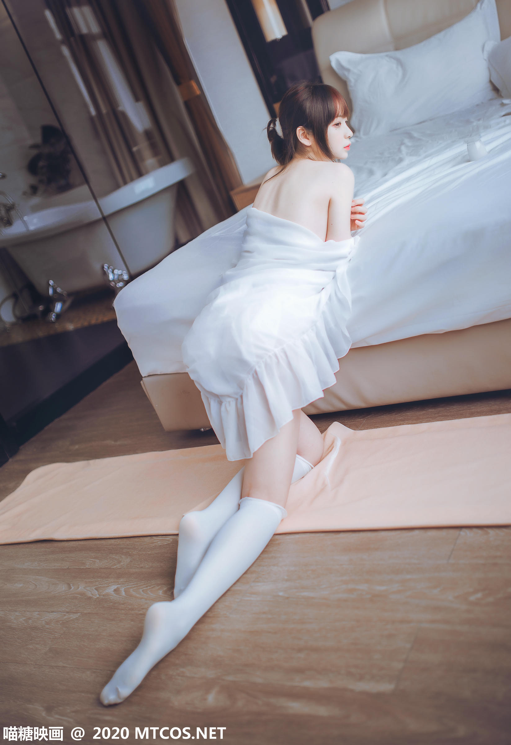 [喵糖映画] VOL.204 纯白睡裙[24P／243MB]_第1集