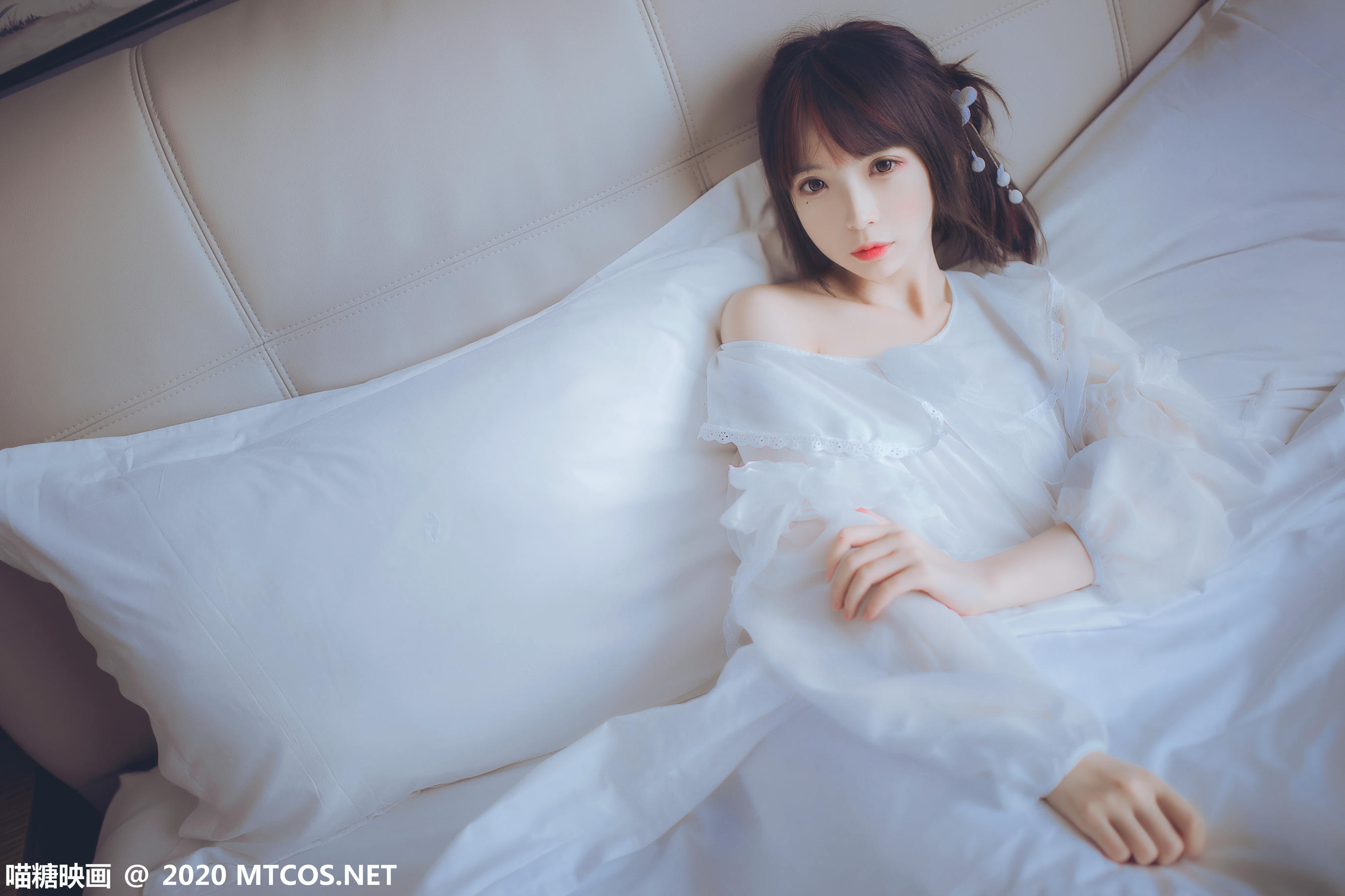 [喵糖映画] VOL.204 纯白睡裙[24P／243MB]_第2集