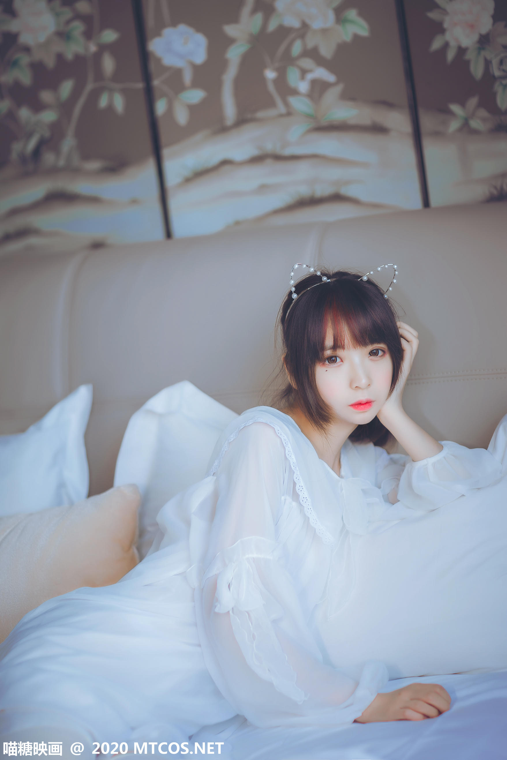 [喵糖映画] VOL.204 纯白睡裙[24P／243MB]_第1集