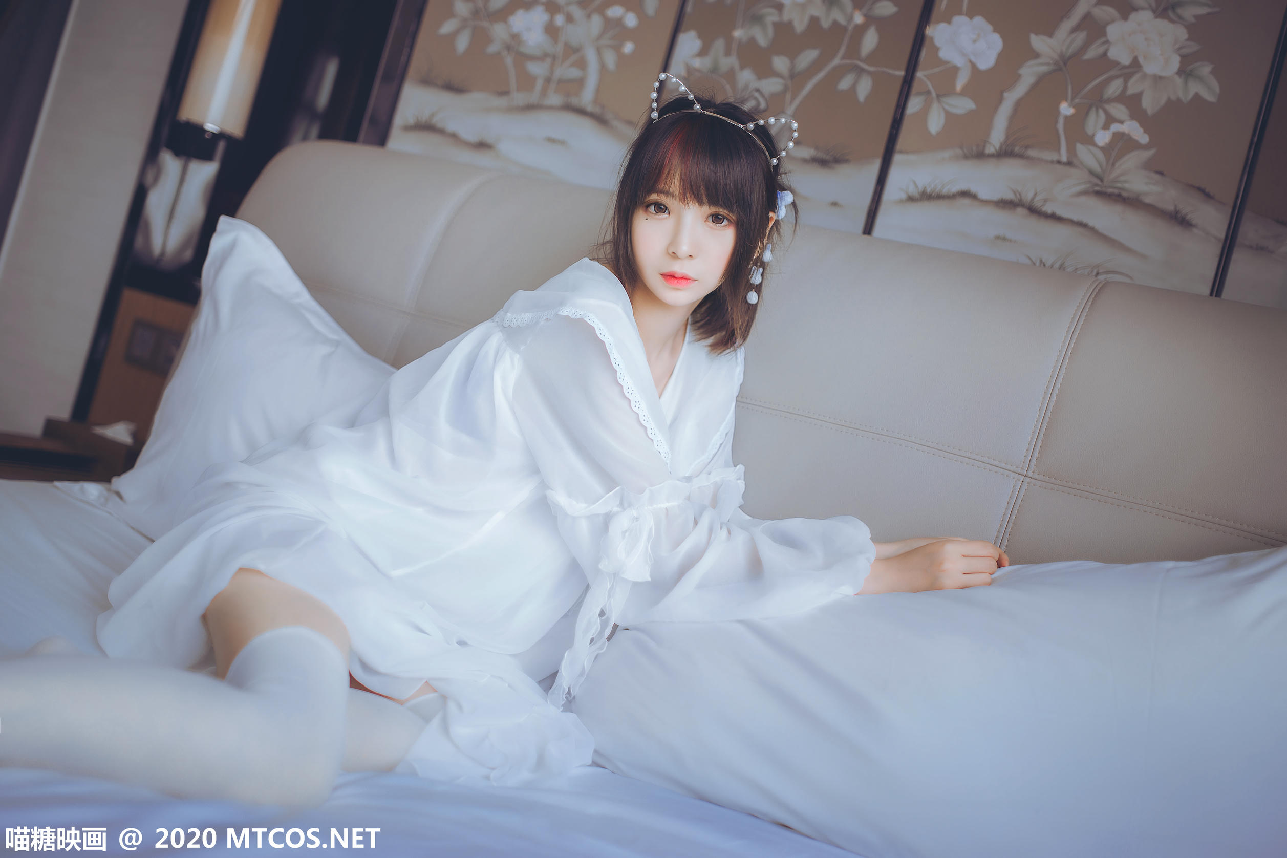 [喵糖映画] VOL.204 纯白睡裙[24P／243MB]_第1集