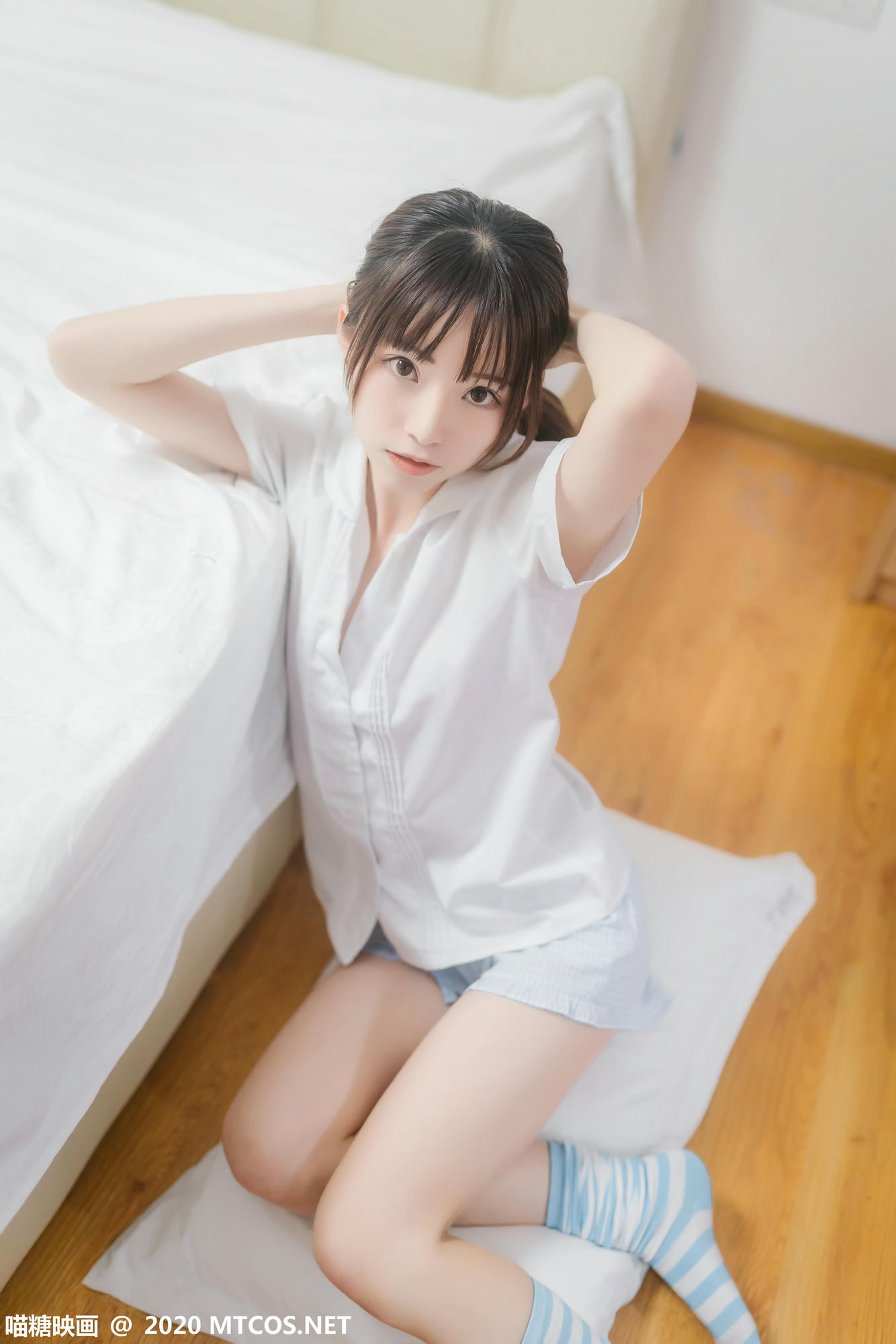 [喵糖映画] VOL.216 Kitaro_绮太郎 蓝色条纹袜[42P／164MB]_第2集