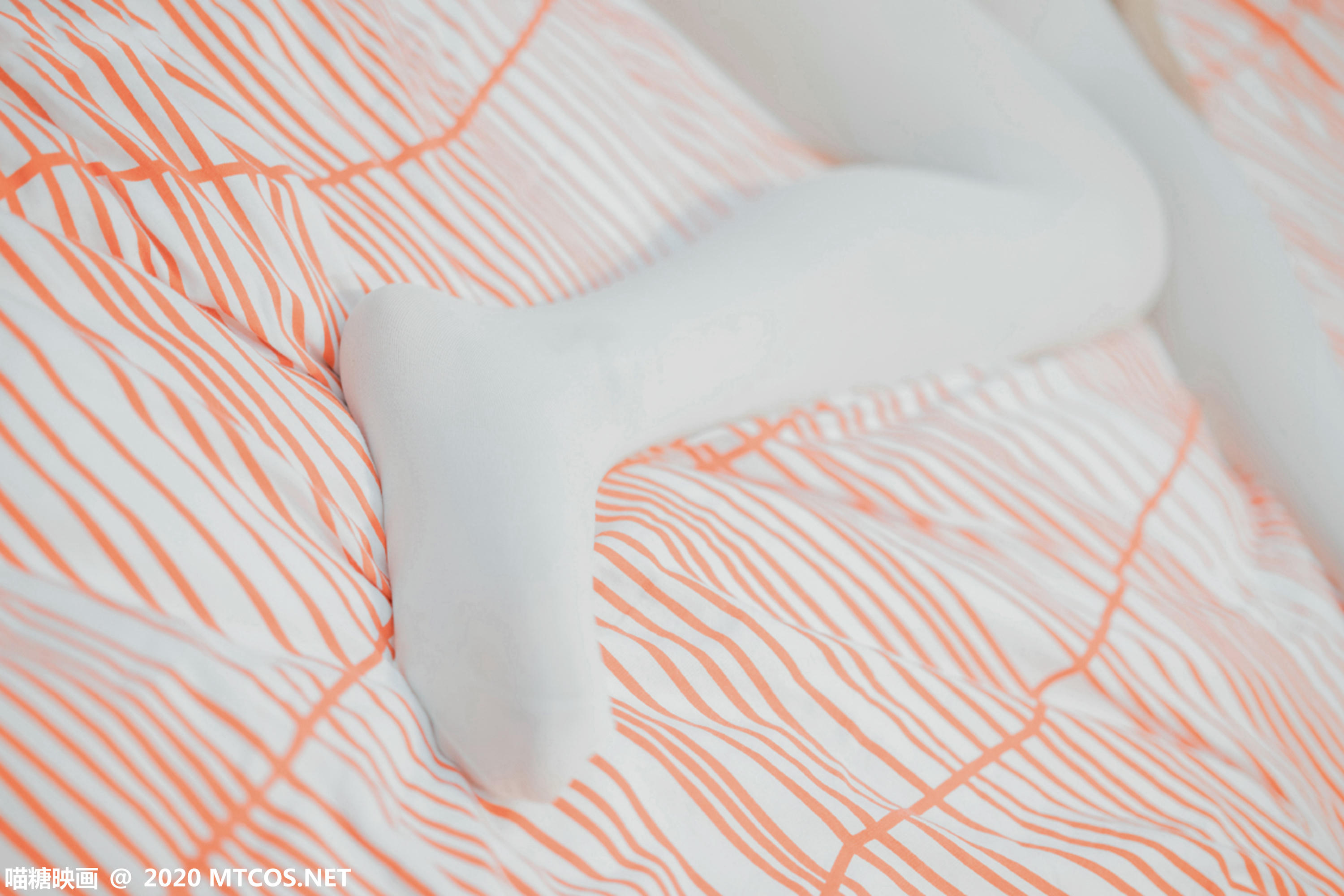 [喵糖映画] VOL.218 草莓美眉[45P／324MB]_第1集