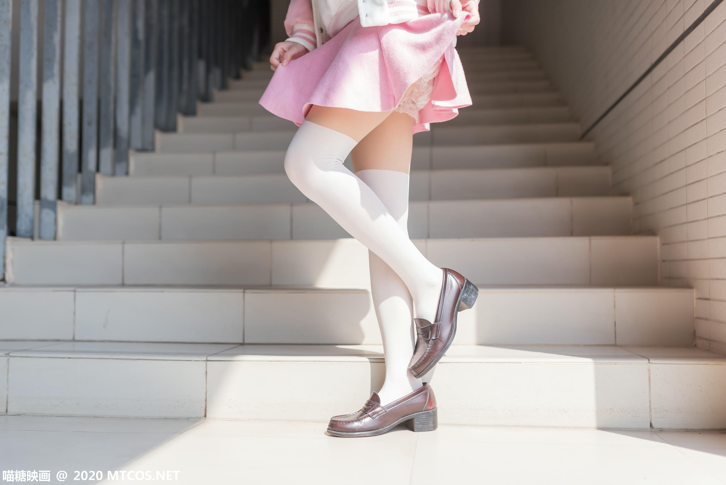 [喵糖映画] VOL.220 晌午暖阳[48P／348MB]_第1集