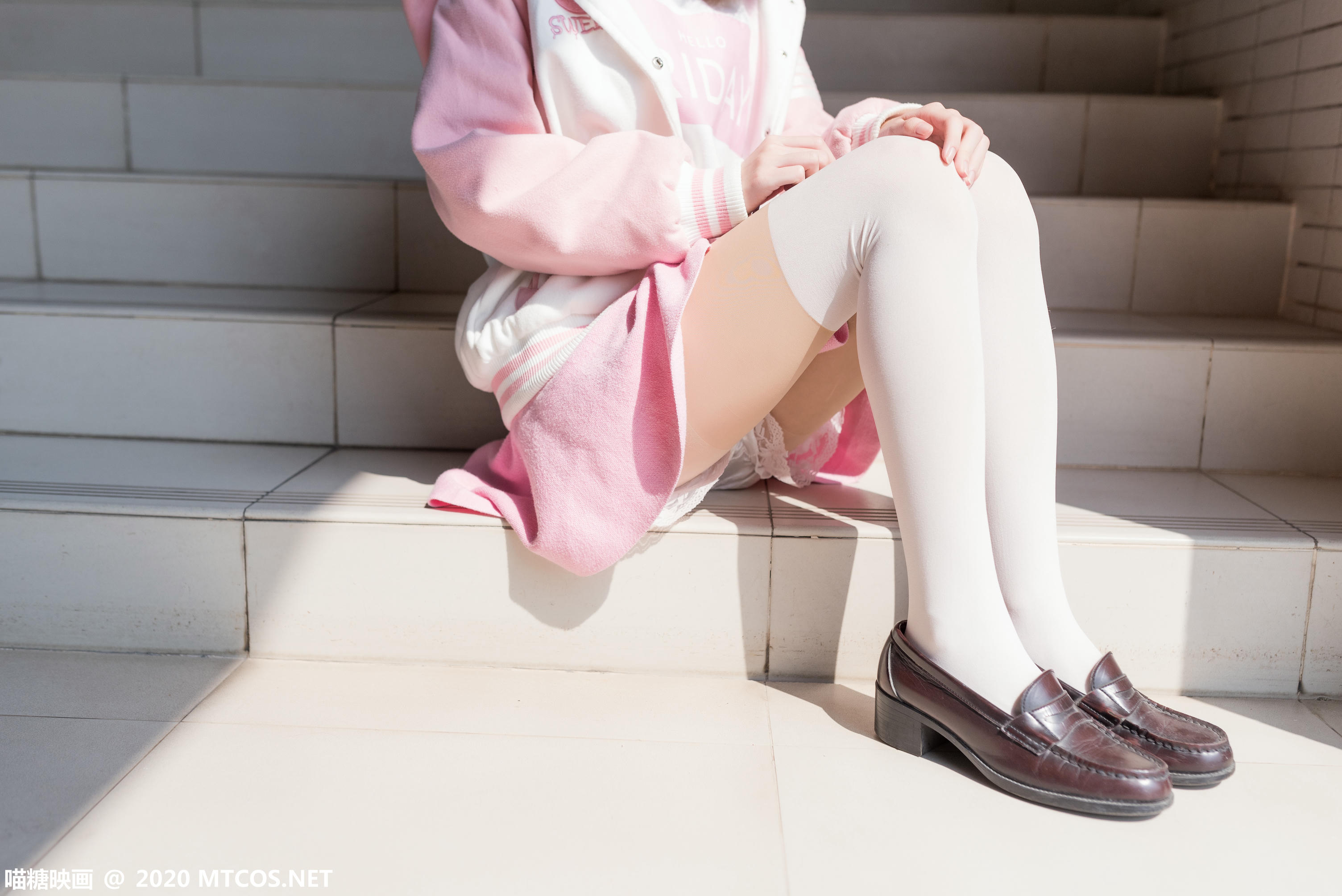 [喵糖映画] VOL.220 晌午暖阳[48P／348MB]_第2集