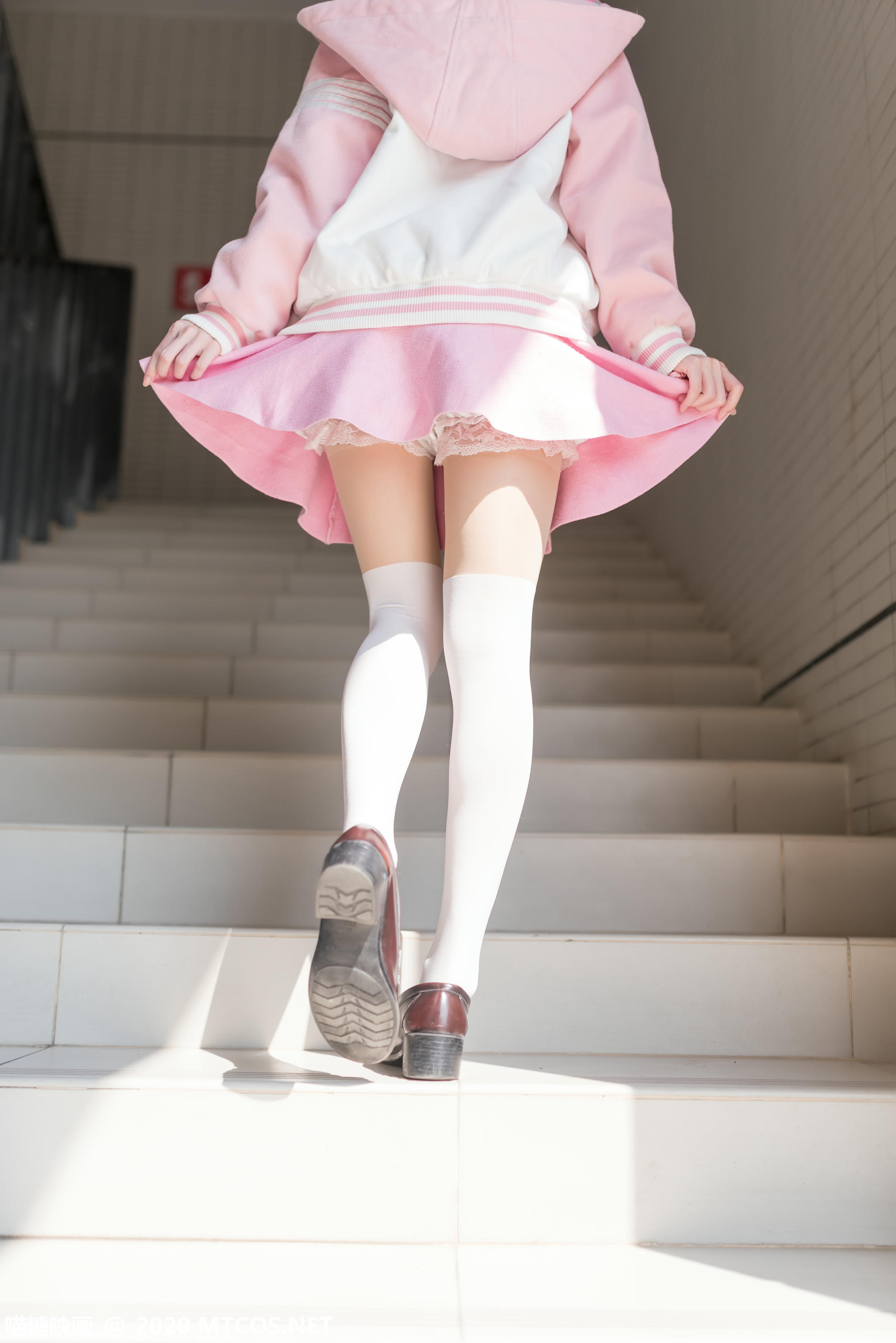 [喵糖映画] VOL.220 晌午暖阳[48P／348MB]_第2集