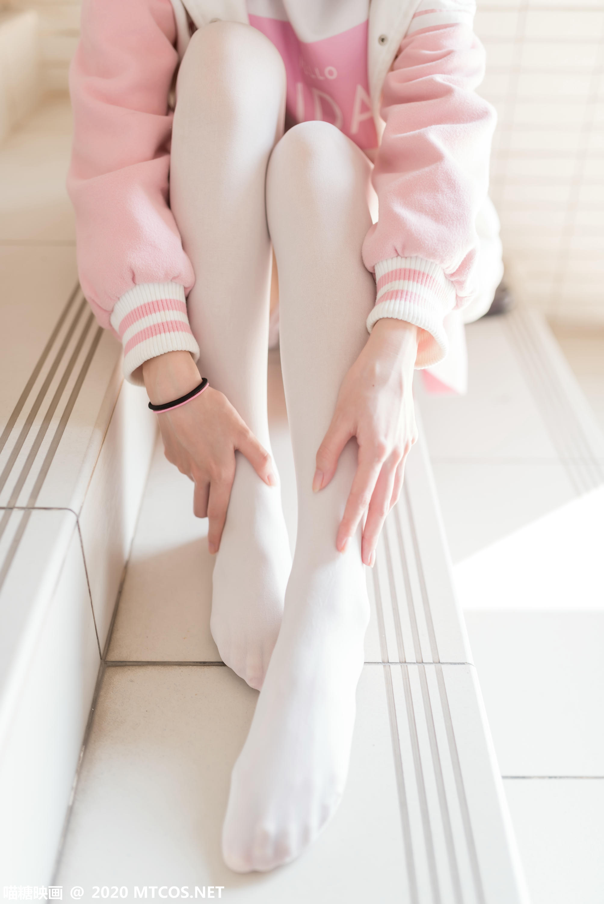 [喵糖映画] VOL.220 晌午暖阳[48P／348MB]_第2集