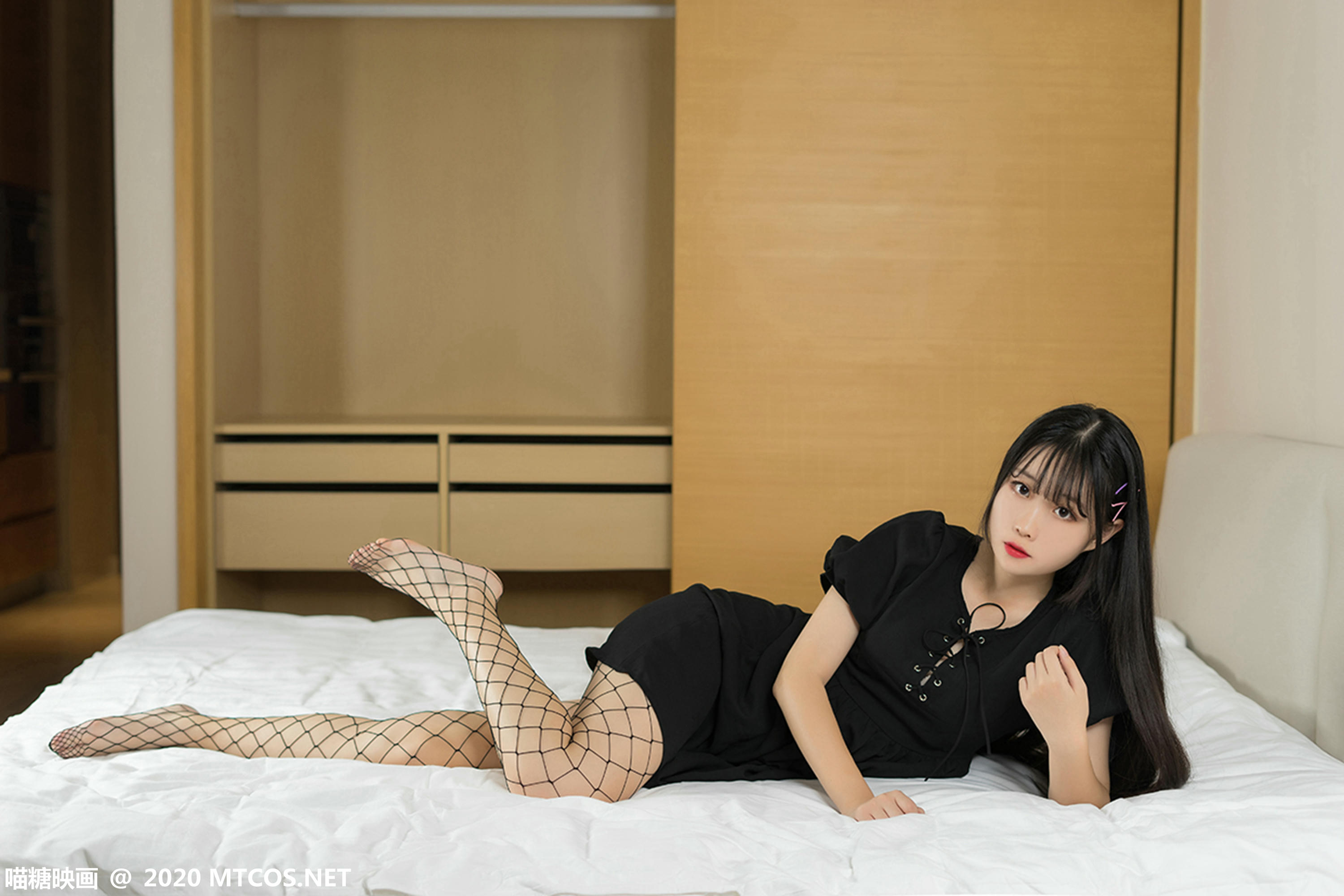 [喵糖映画] VOL.223 黑色长裙[40P／334MB]_第2集