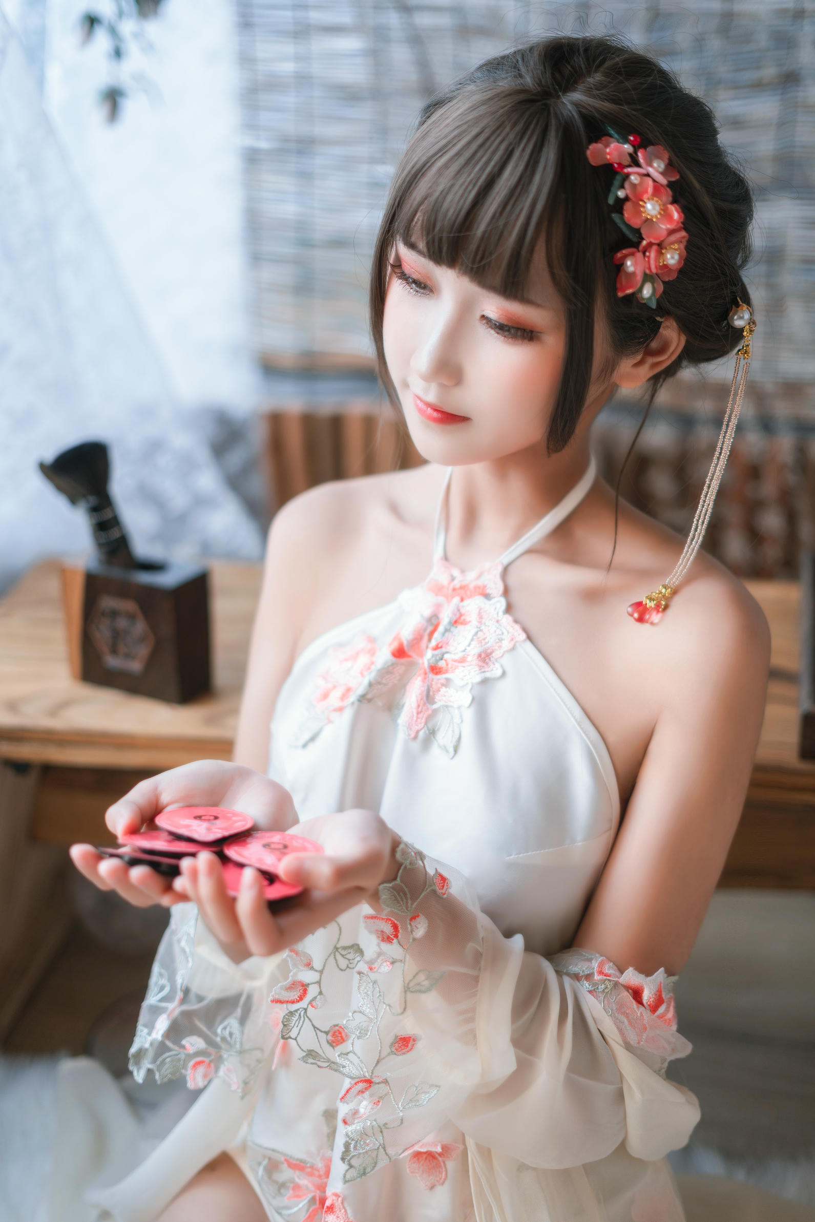 [喵糖映画] VOL.230 少女肚兜 花溪纱[20P／149MB]_第1集