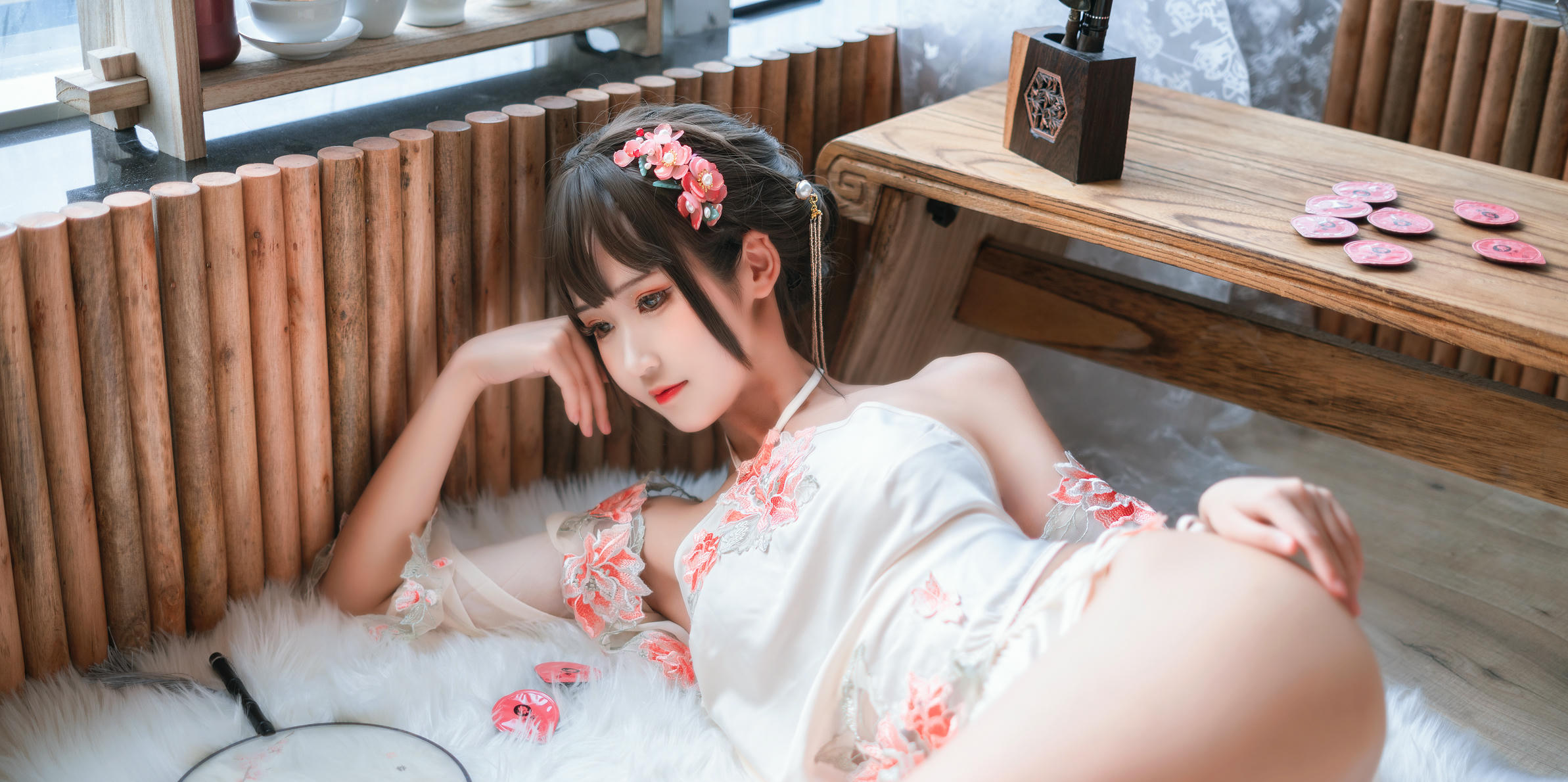 [喵糖映画] VOL.230 少女肚兜 花溪纱[20P／149MB]_第1集