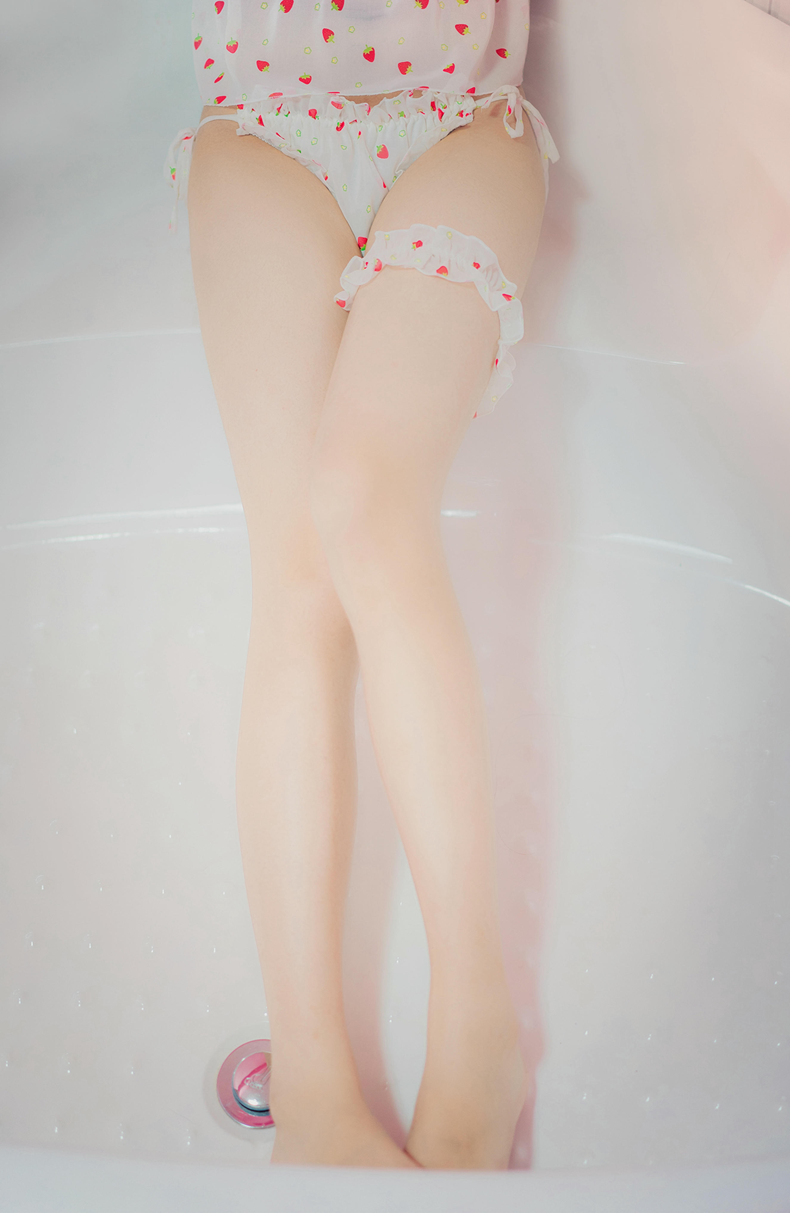 [喵糖映画] VOL.252 草莓妹妹[43P／595MB]_第2集