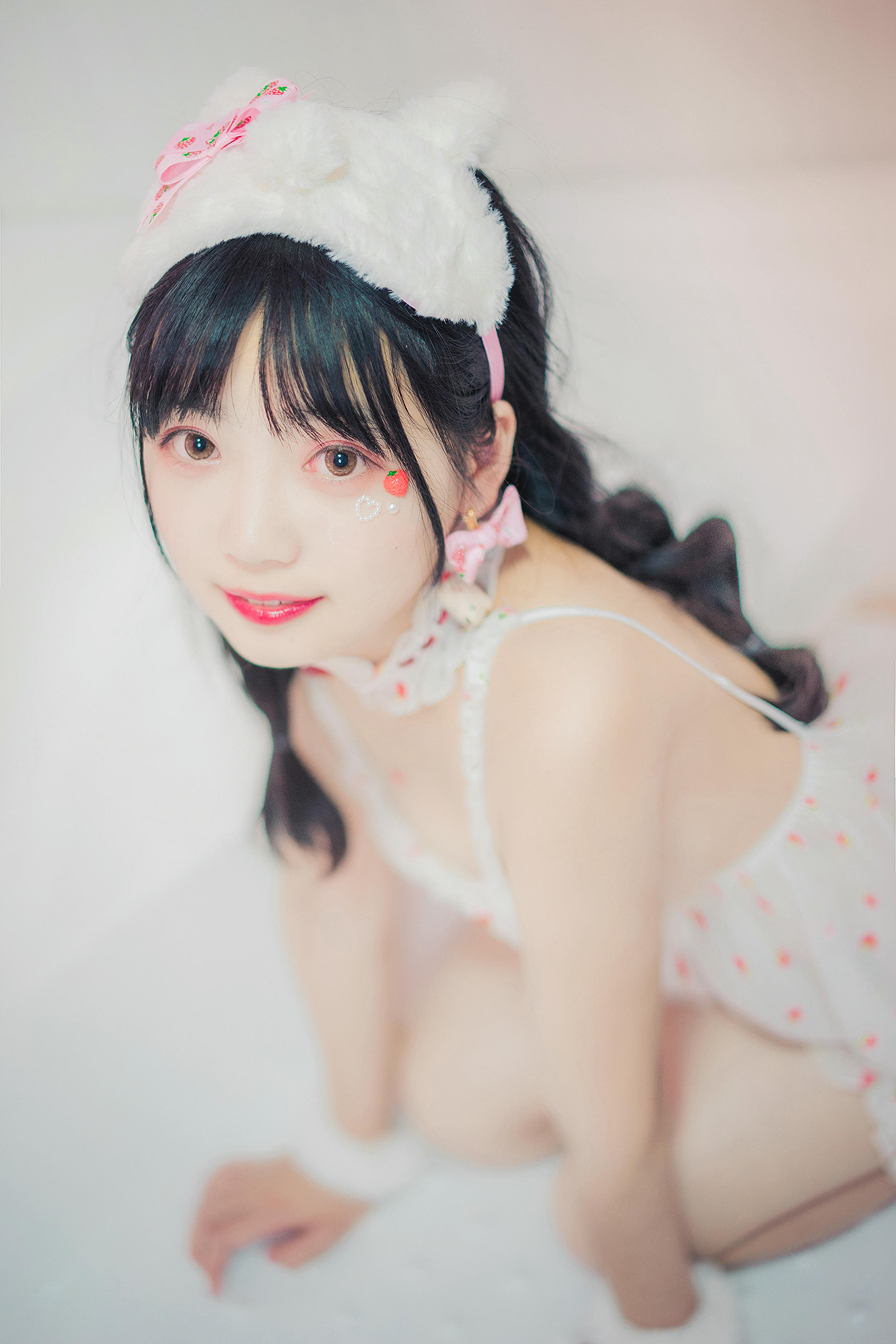 [喵糖映画] VOL.252 草莓妹妹[43P／595MB]_第2集