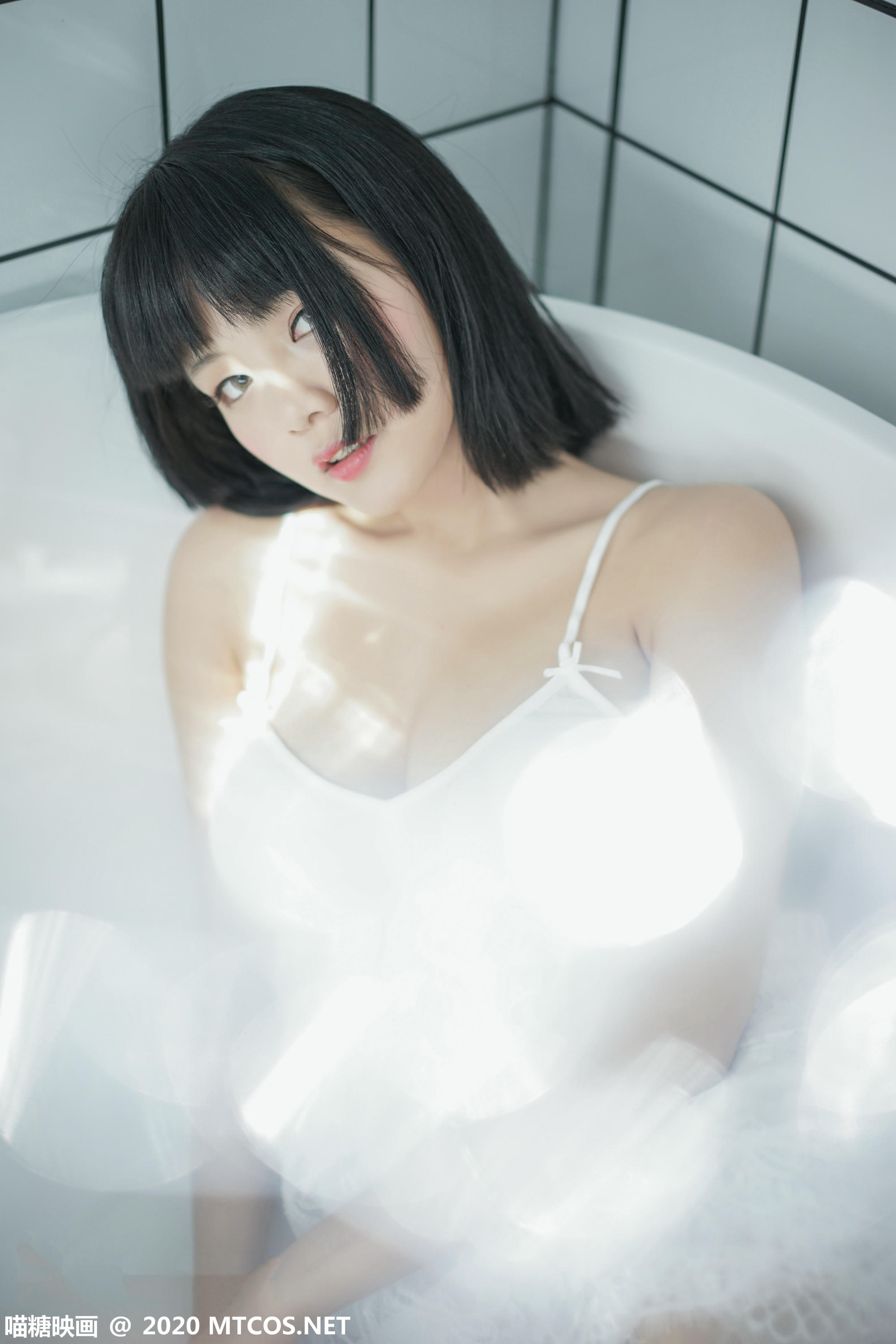 [喵糖映画] VOL.255 浴缸里的兔子[40P／558MB]_第1集