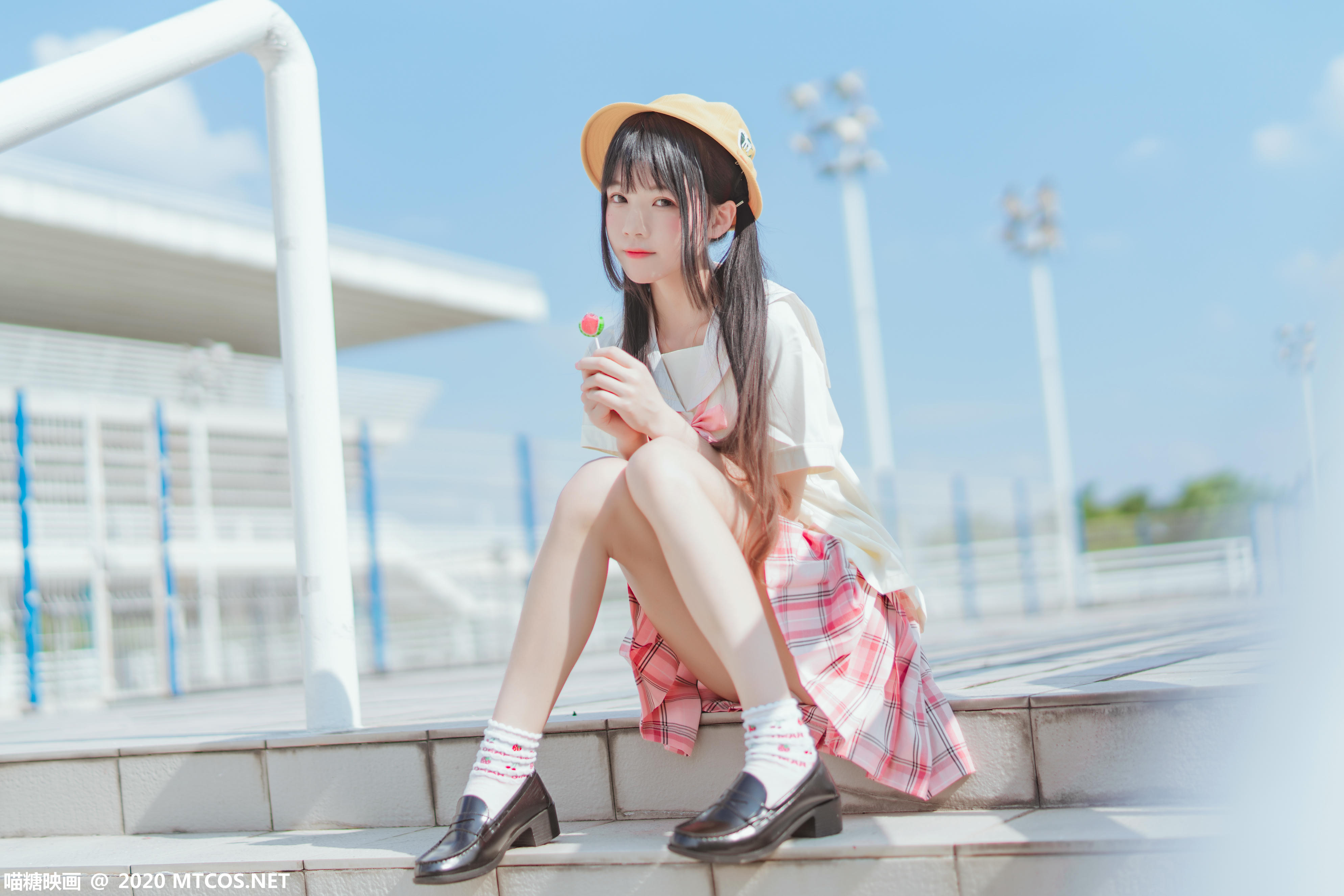 [喵糖映画] VOL.256 户外小黄帽[22P／450MB]_第1集