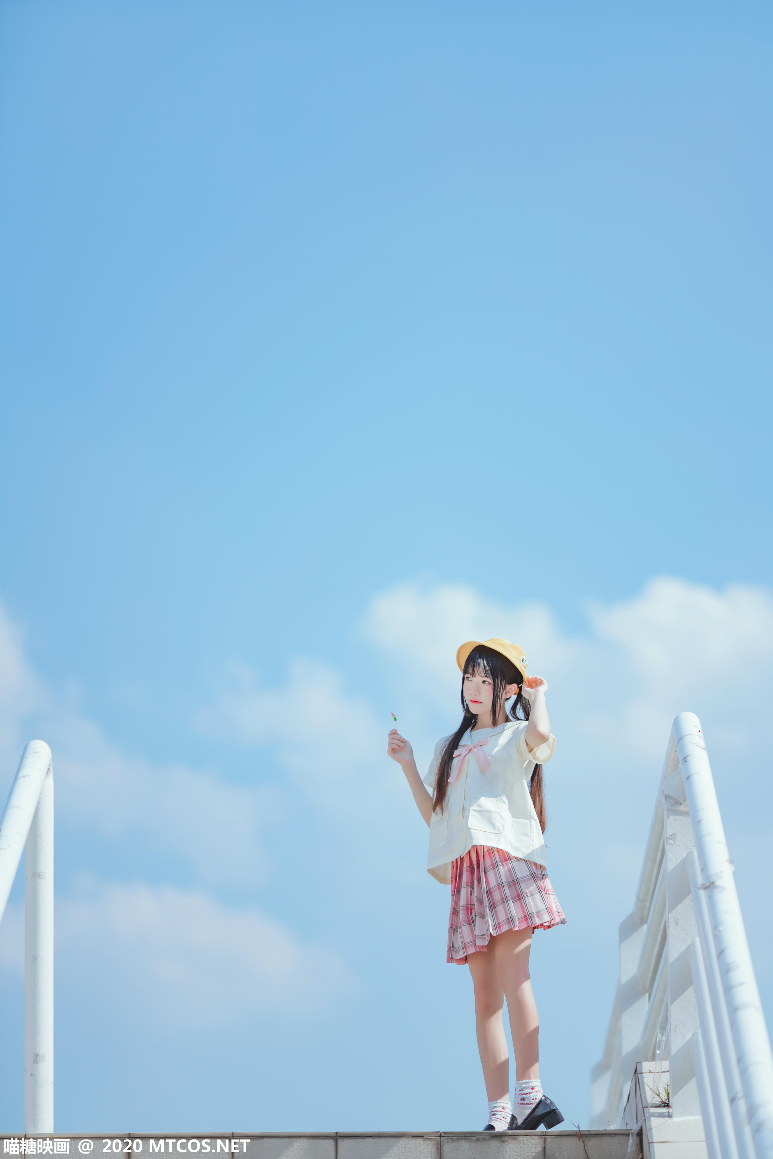 [喵糖映画] VOL.256 户外小黄帽[22P／450MB]_第1集