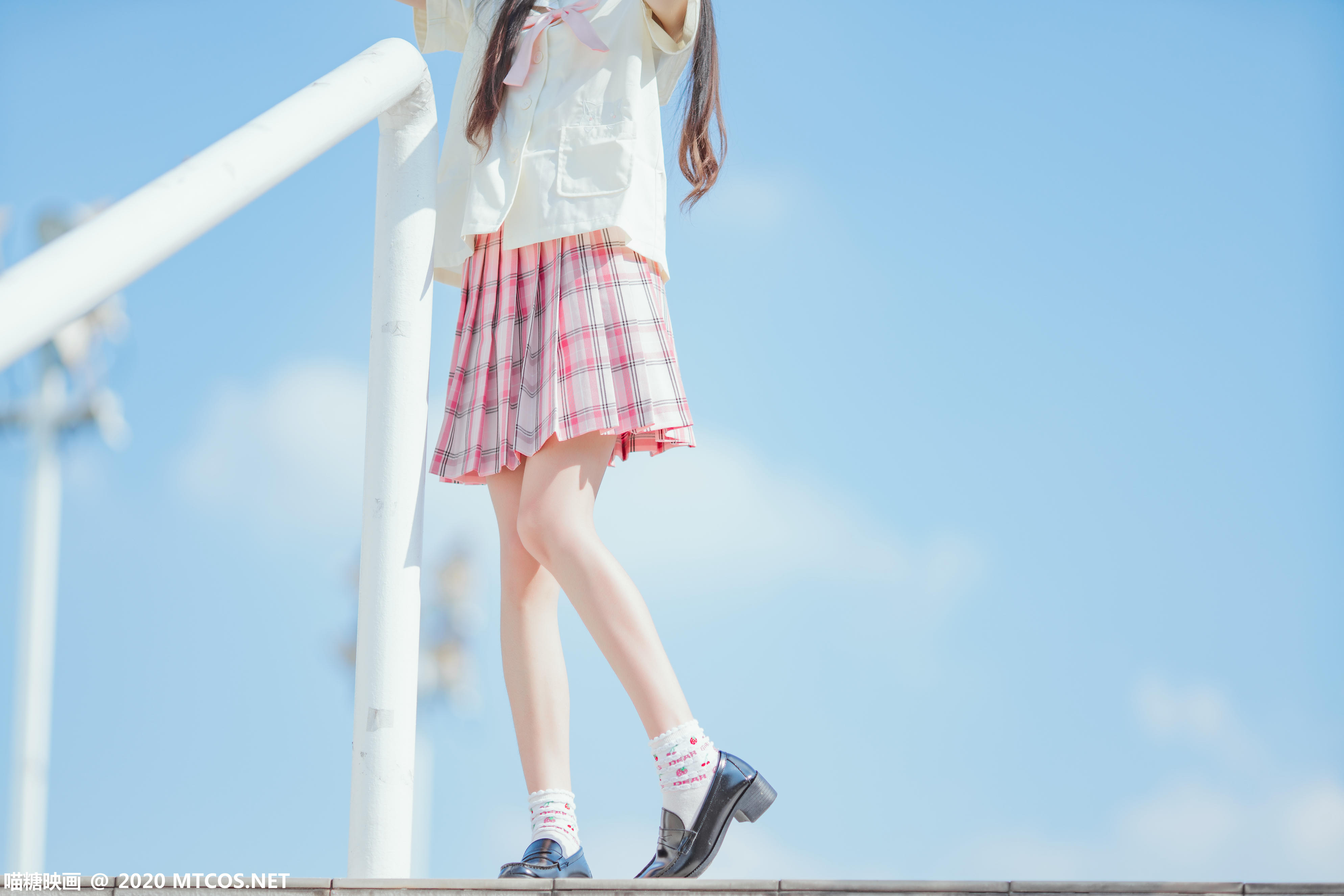 [喵糖映画] VOL.256 户外小黄帽[22P／450MB]_第1集