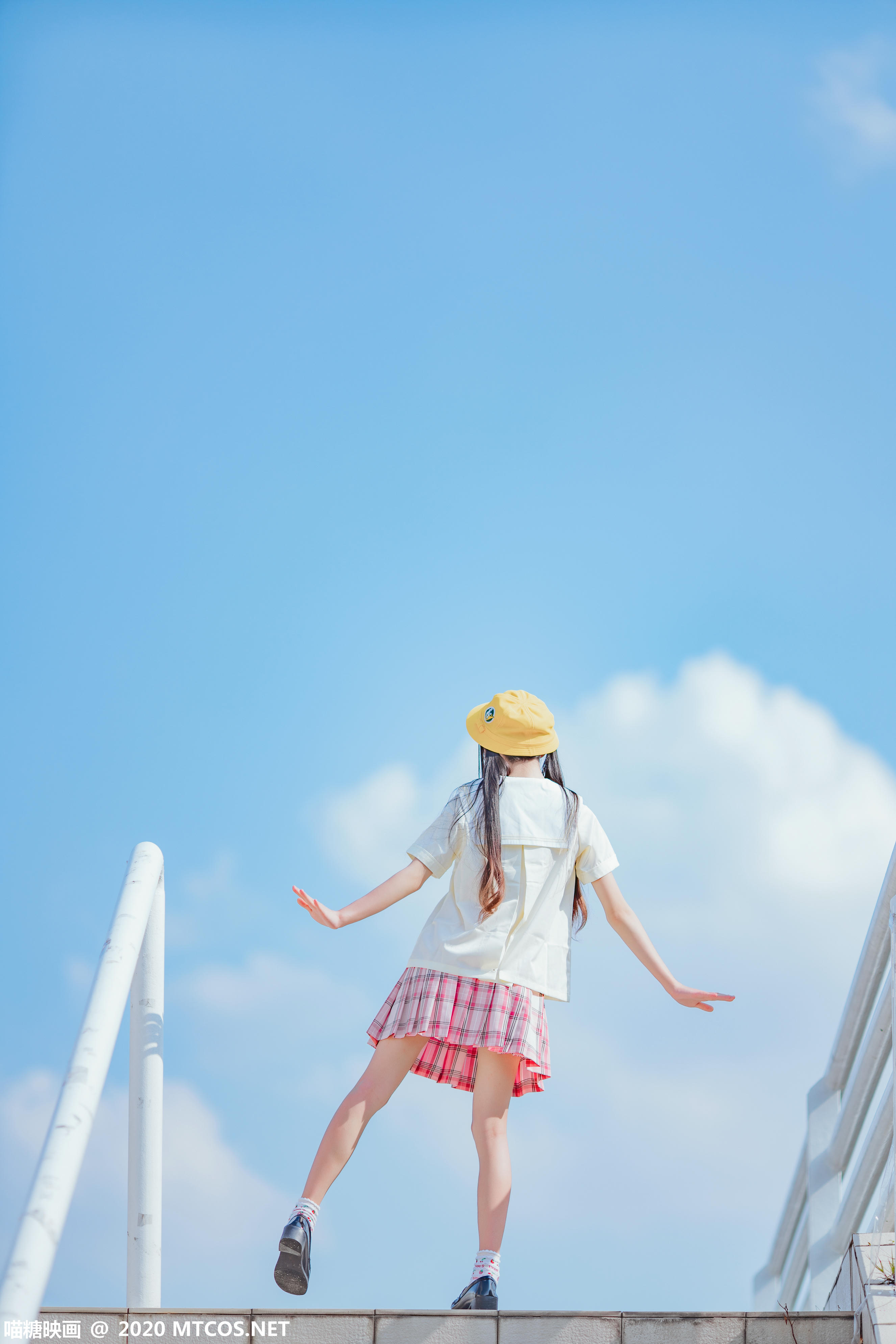 [喵糖映画] VOL.256 户外小黄帽[22P／450MB]_第1集